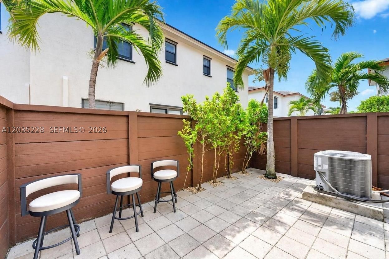 15841 NW 91st Ct, Miami Lakes FL 33018