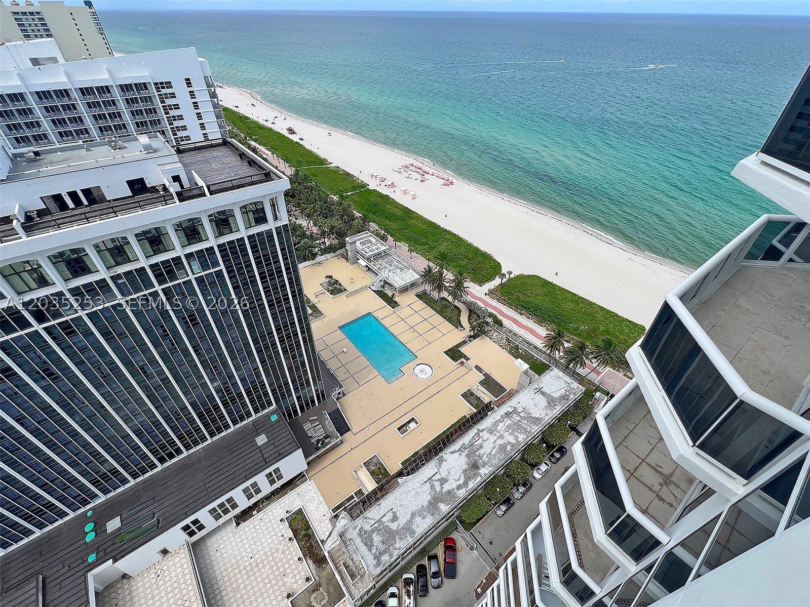 4779 Collins Ave #2708, Miami Beach FL 33140