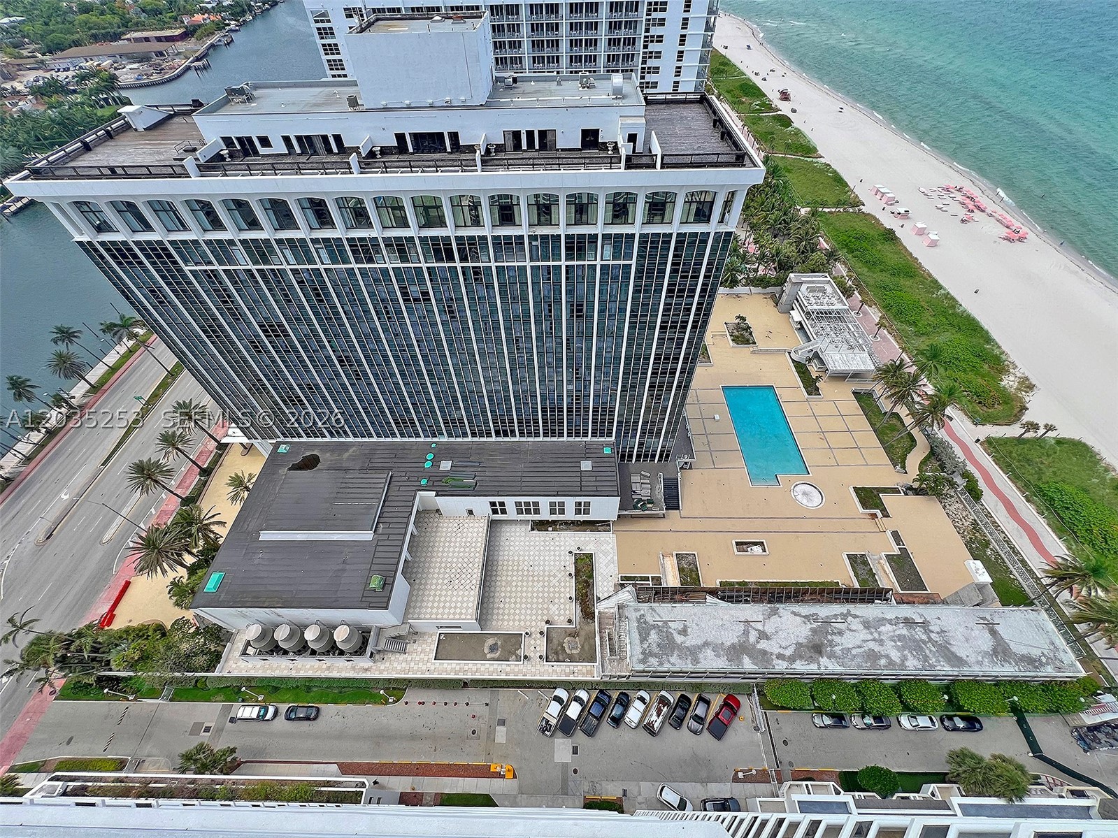 4779 Collins Ave #2708, Miami Beach FL 33140