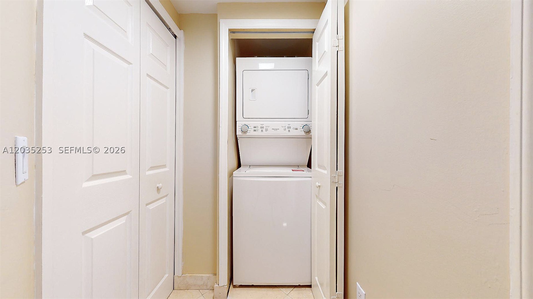 4779 Collins Ave #2708, Miami Beach FL 33140