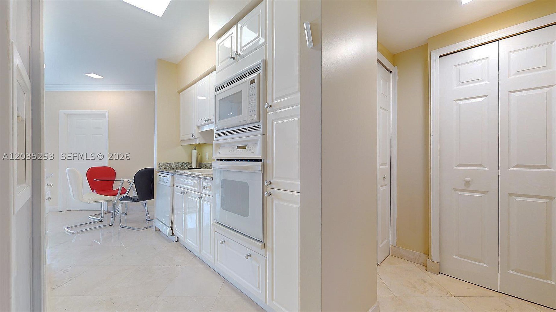 4779 Collins Ave #2708, Miami Beach FL 33140