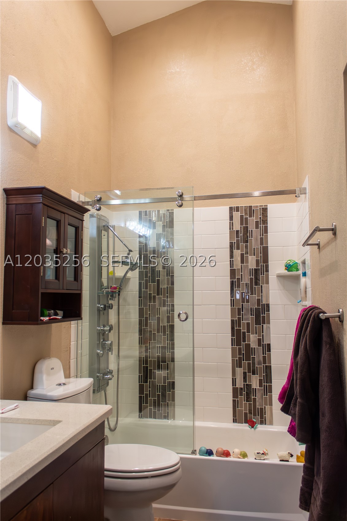 7645 NW 38th Ct, Sunrise FL 33351