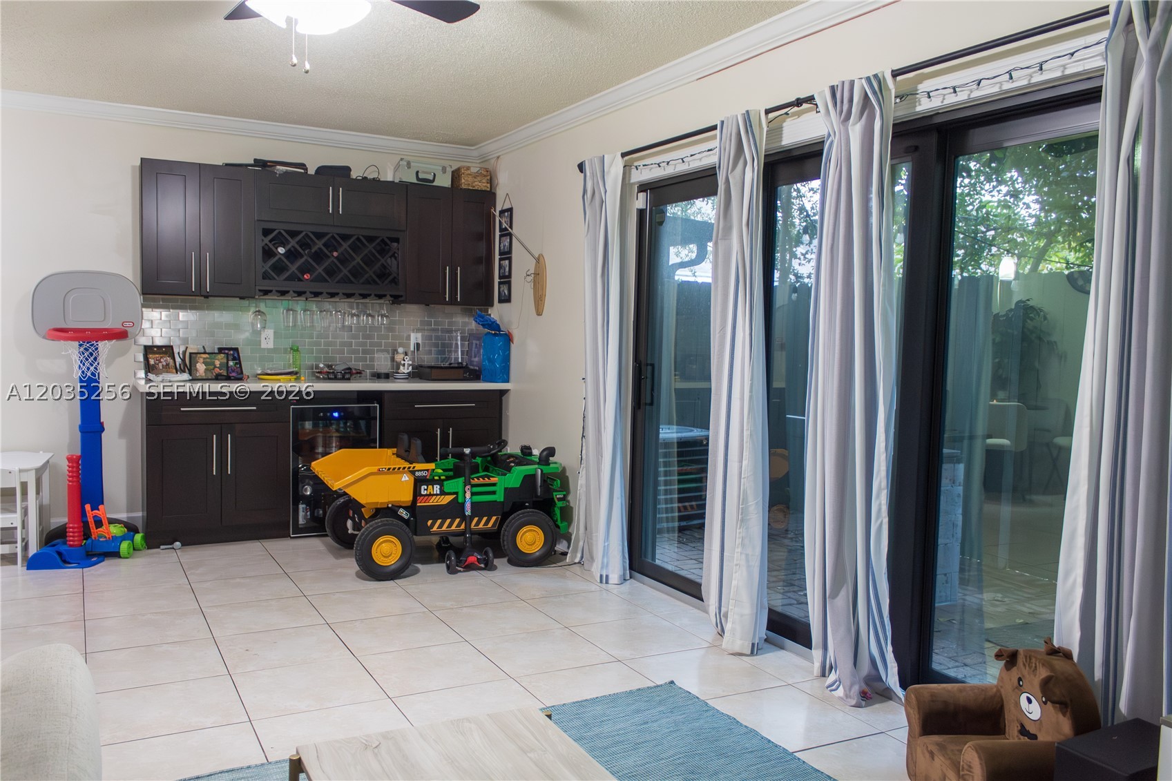 7645 NW 38th Ct, Sunrise FL 33351