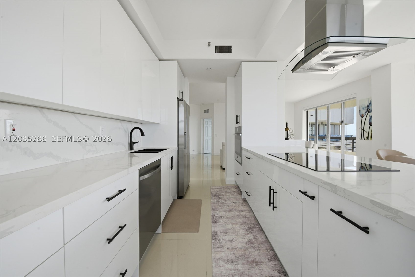 3500 Mystic Pointe Dr #PH5, Aventura FL 33180