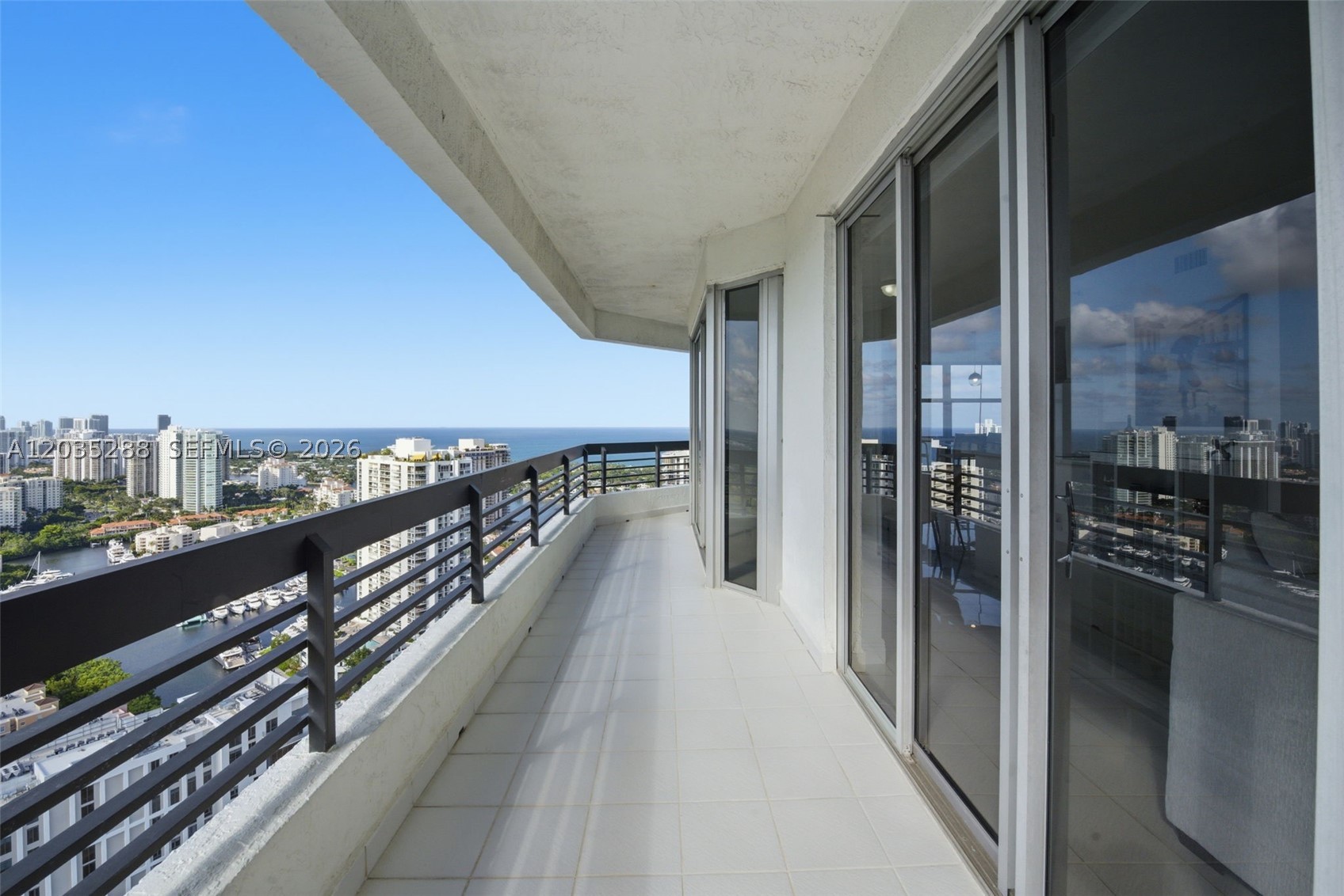 3500 Mystic Pointe Dr #PH5, Aventura FL 33180