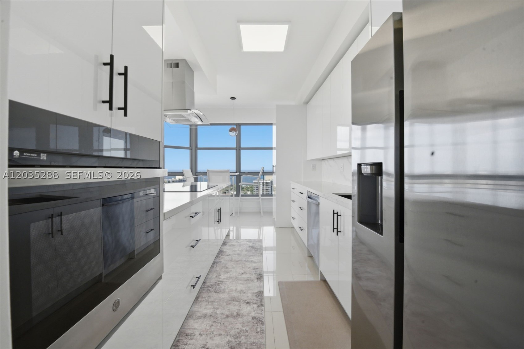 3500 Mystic Pointe Dr #PH5, Aventura FL 33180