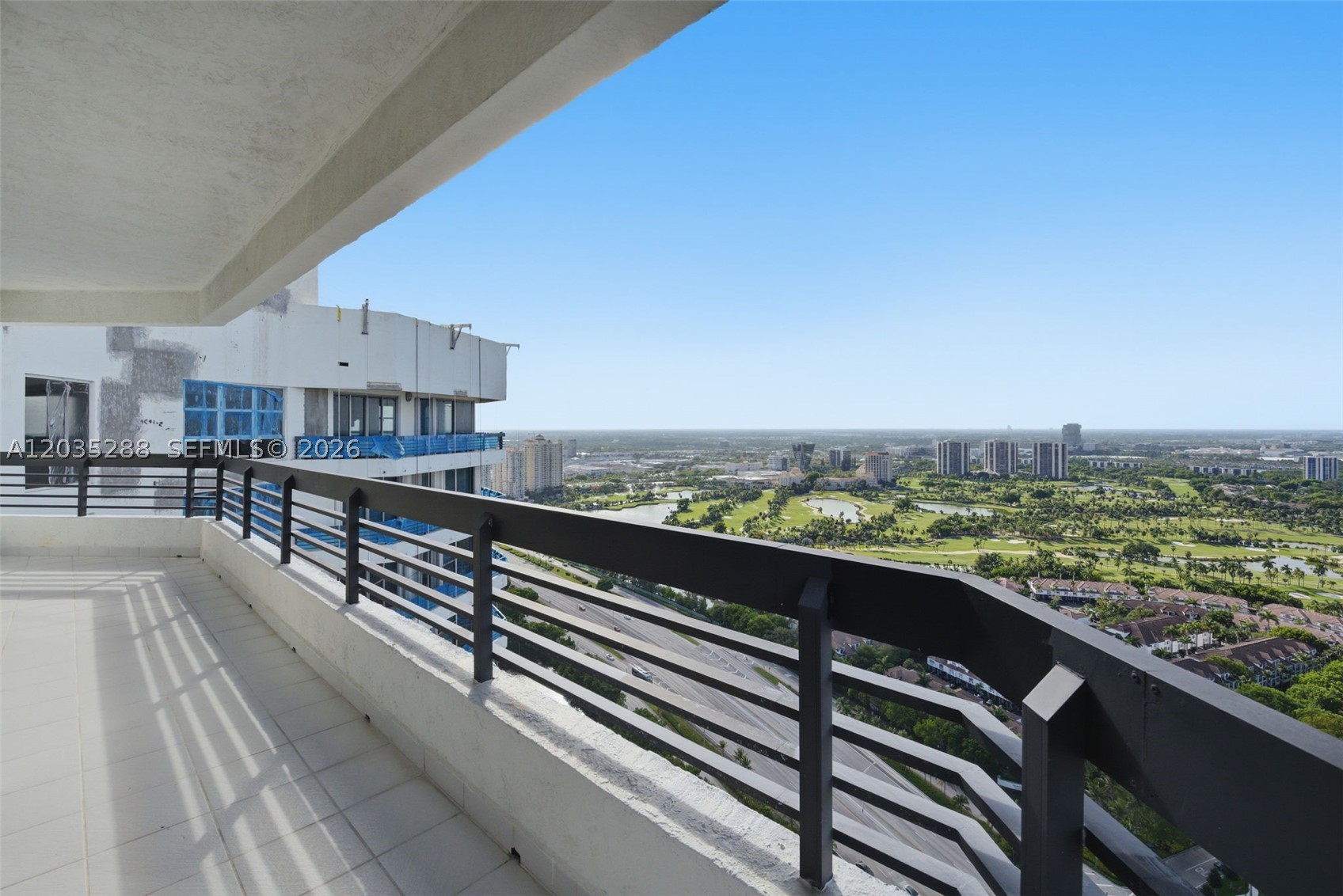 3500 Mystic Pointe Dr #PH5, Aventura FL 33180