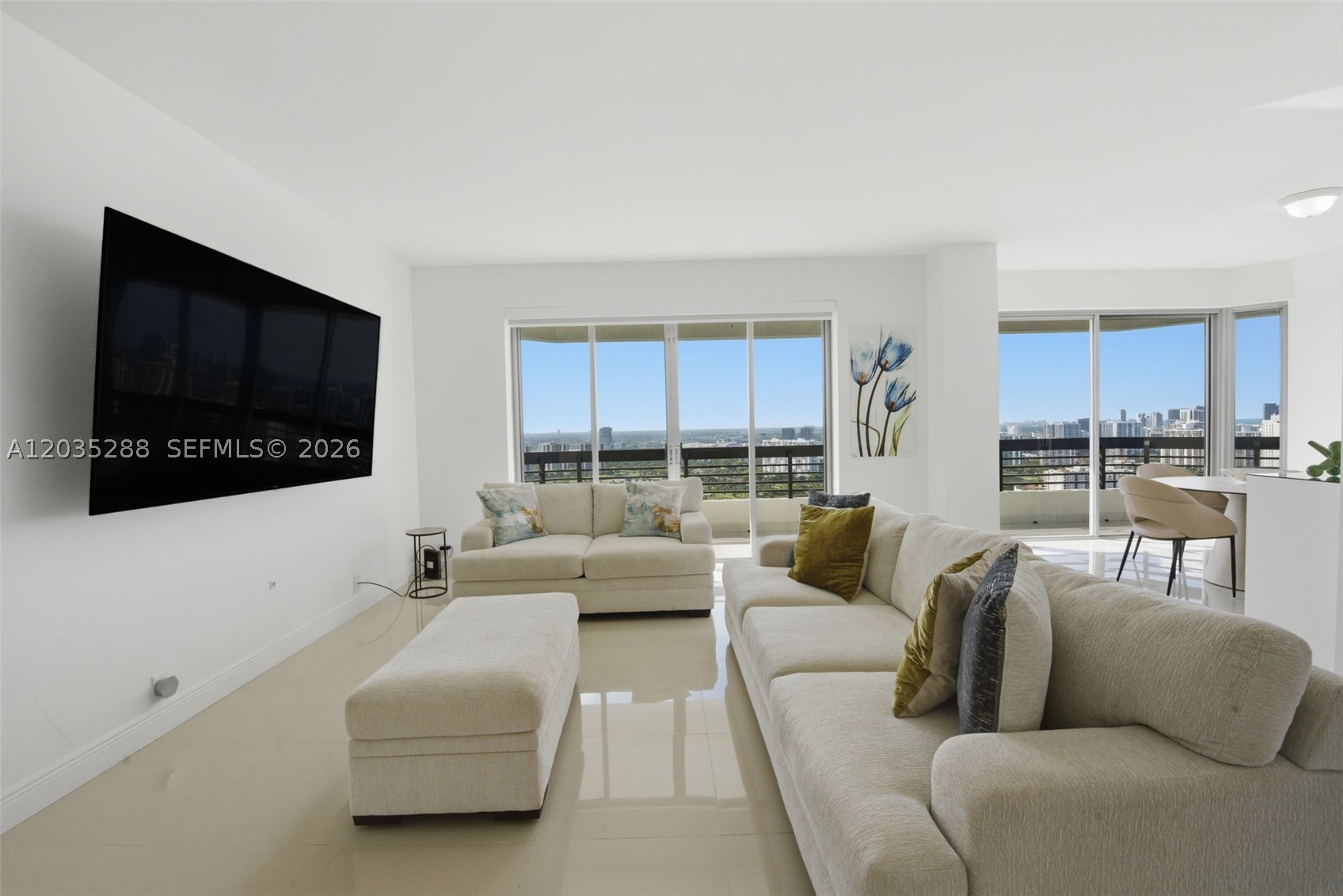 3500 Mystic Pointe Dr #PH5, Aventura FL 33180