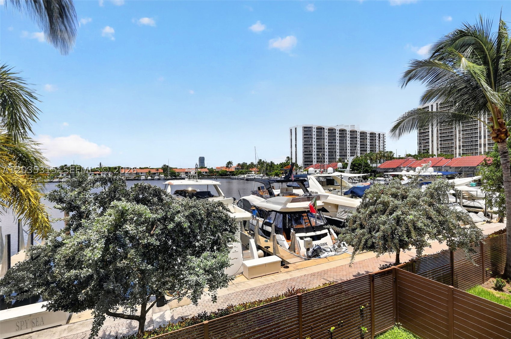 3750 Yacht Club Dr #TH5, Aventura FL 33180