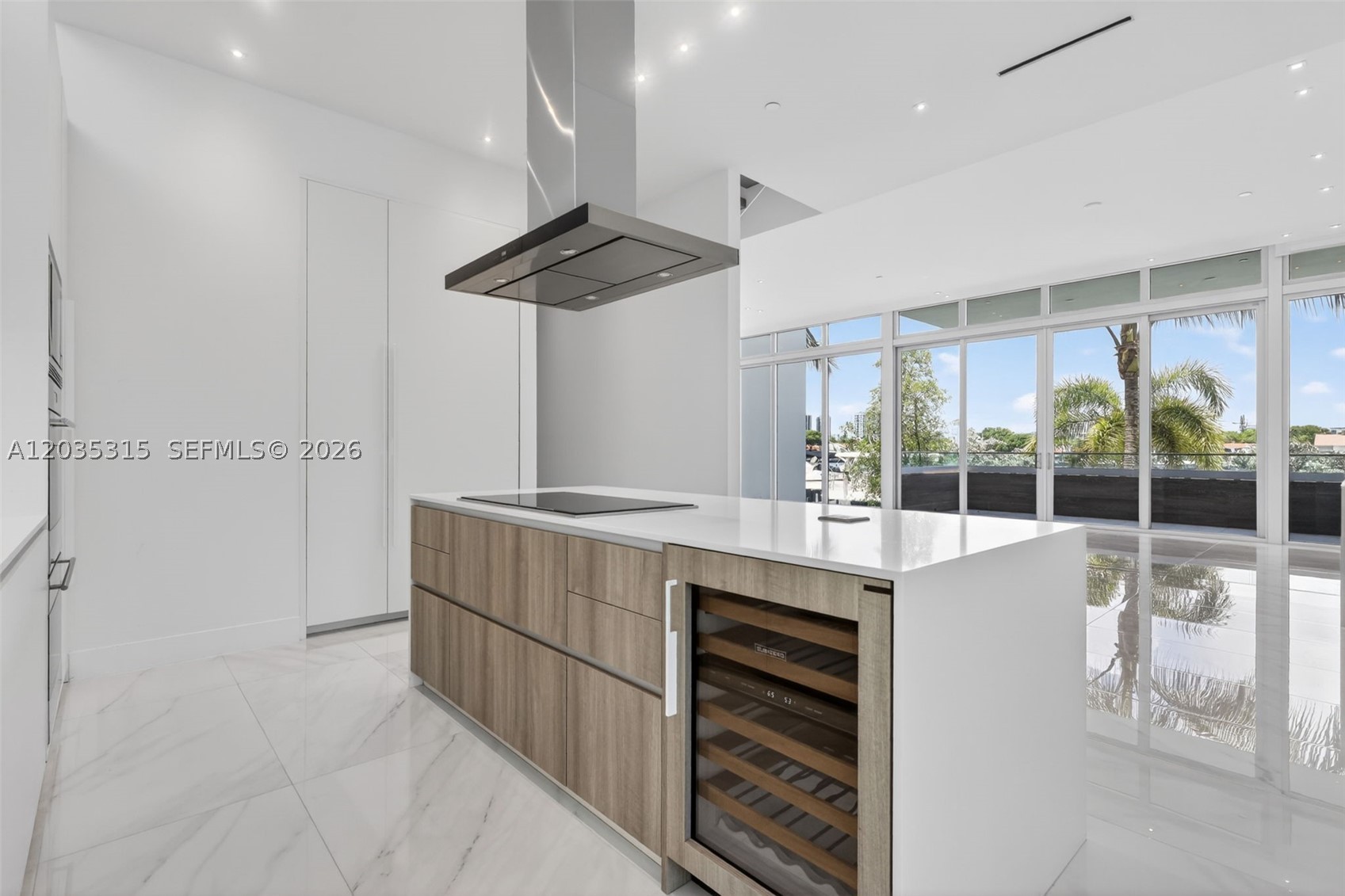 3750 Yacht Club Dr #TH5, Aventura FL 33180