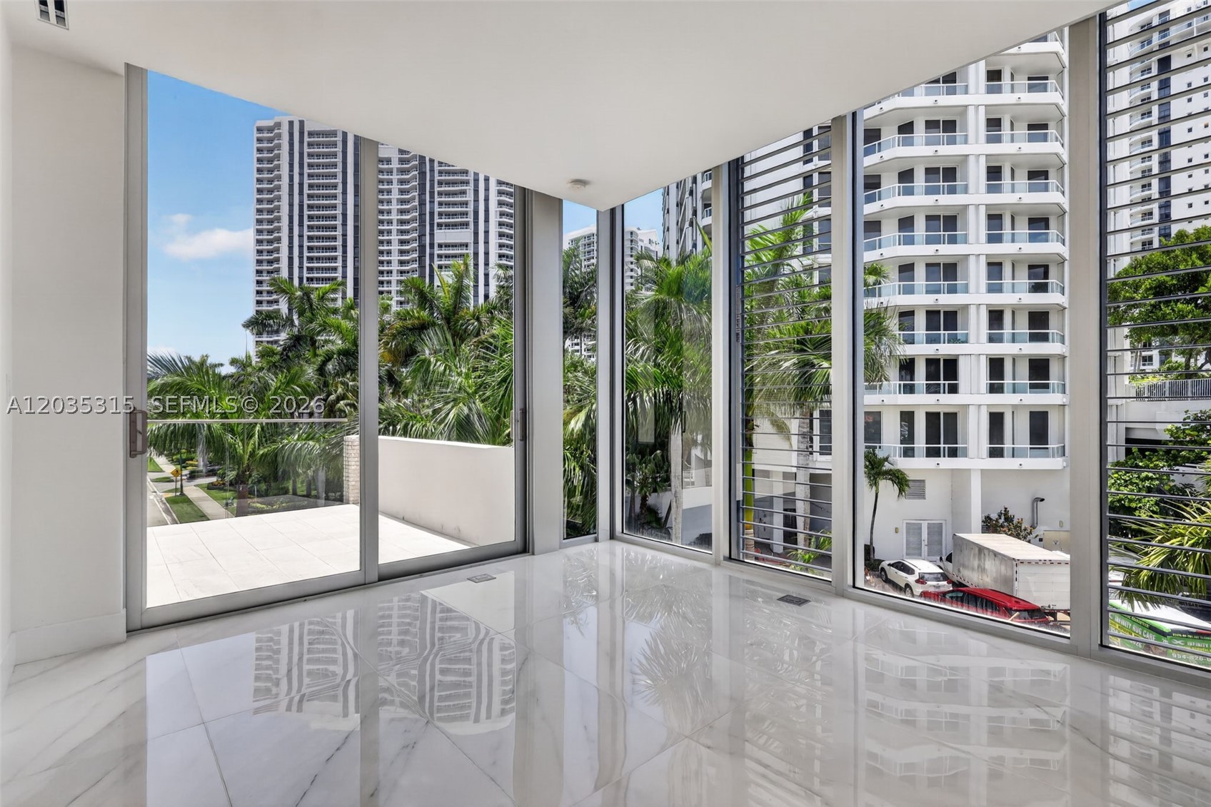 3750 Yacht Club Dr #TH5, Aventura FL 33180
