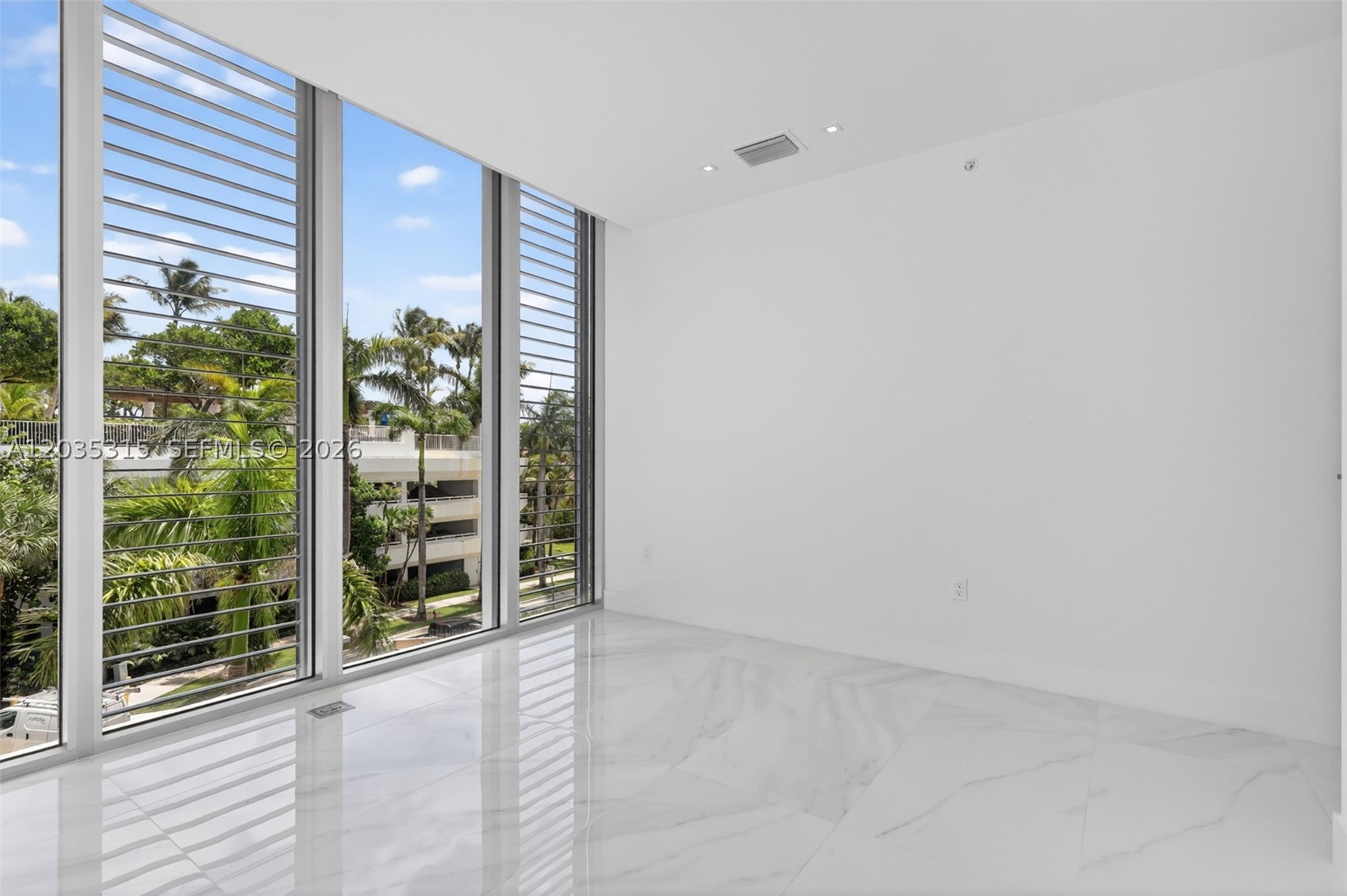 3750 Yacht Club Dr #TH5, Aventura FL 33180