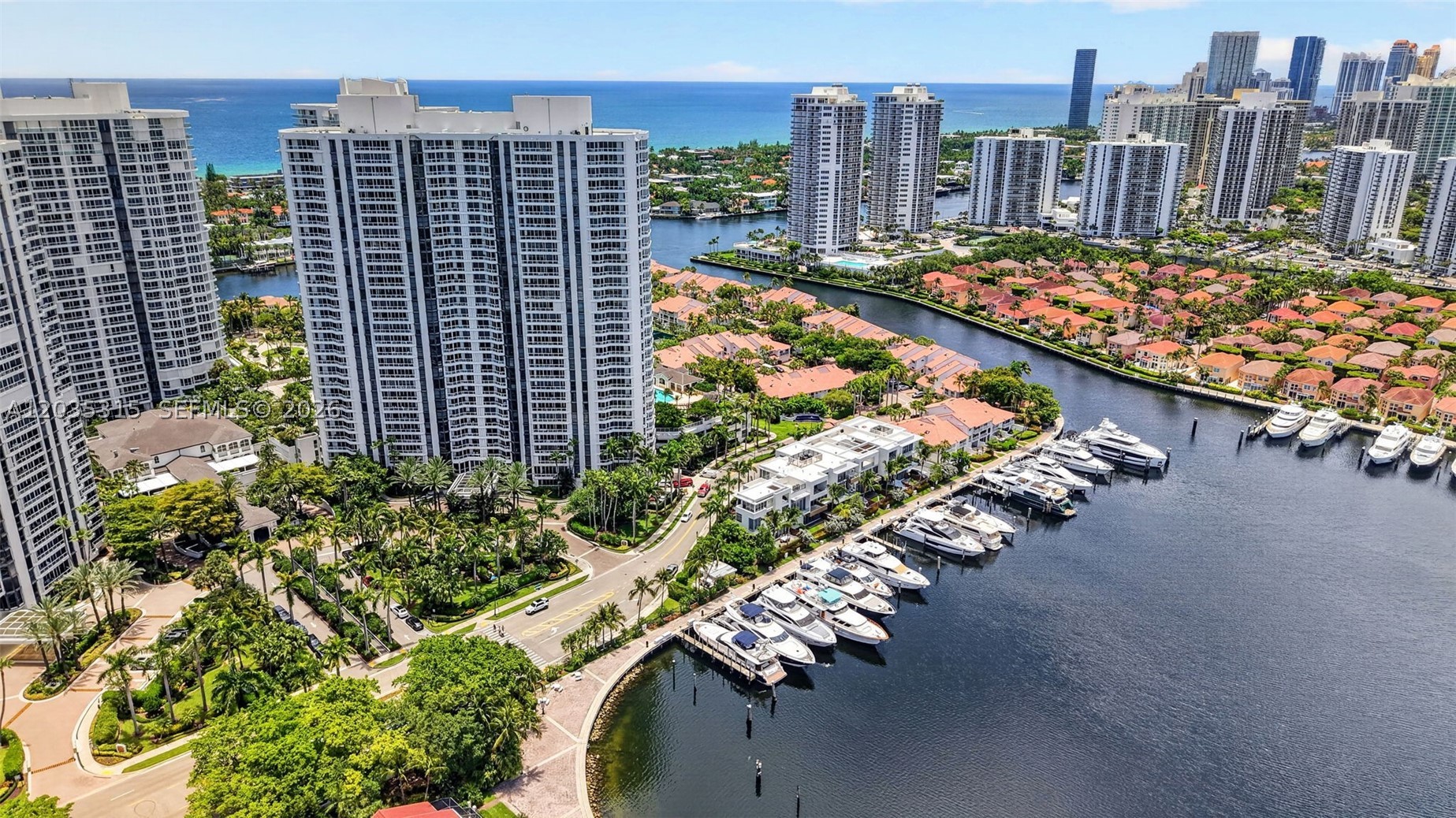 3750 Yacht Club Dr #TH5, Aventura FL 33180