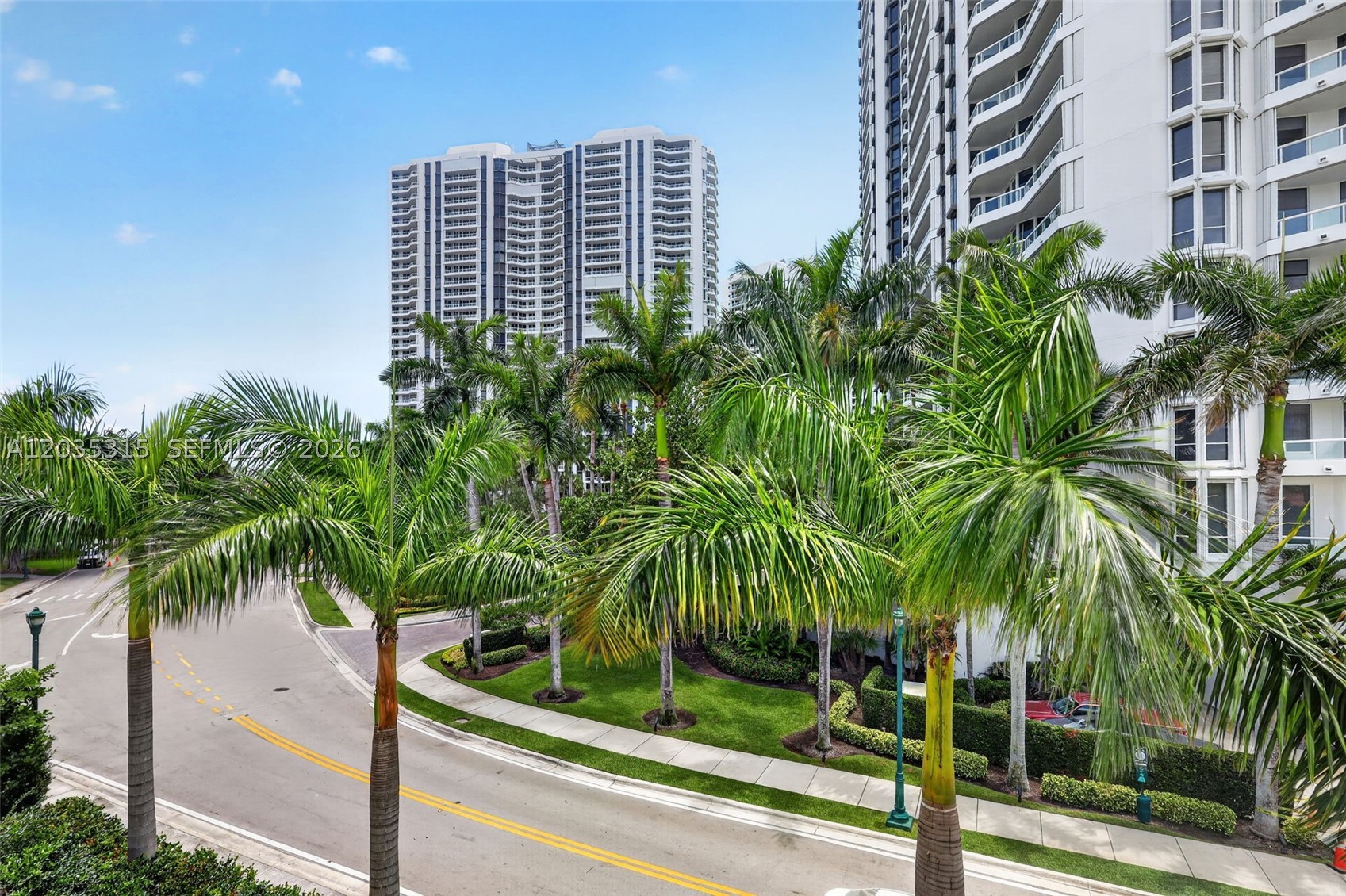 3750 Yacht Club Dr #TH5, Aventura FL 33180