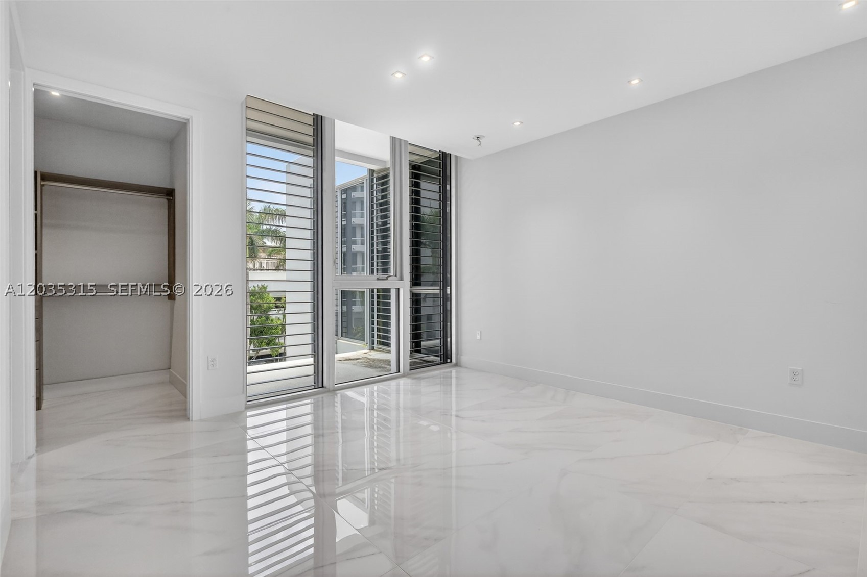 3750 Yacht Club Dr #TH5, Aventura FL 33180