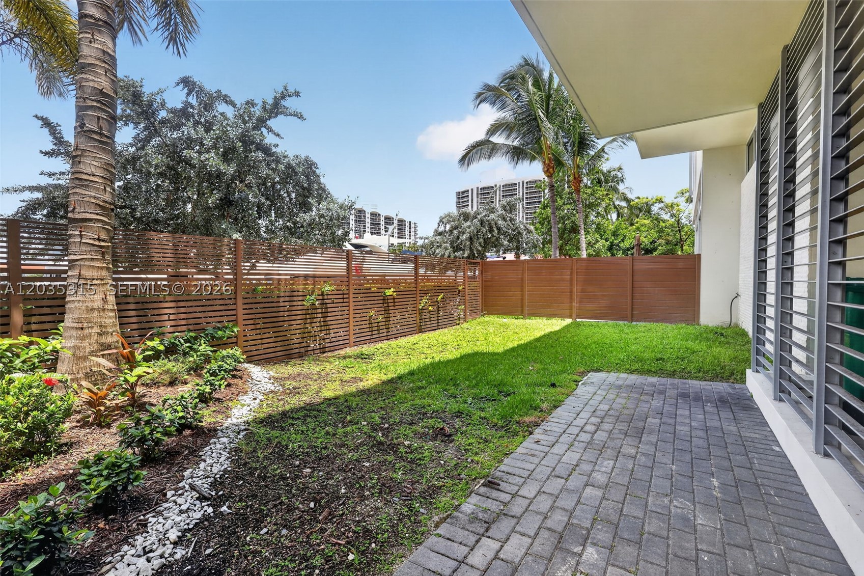 3750 Yacht Club Dr #TH5, Aventura FL 33180