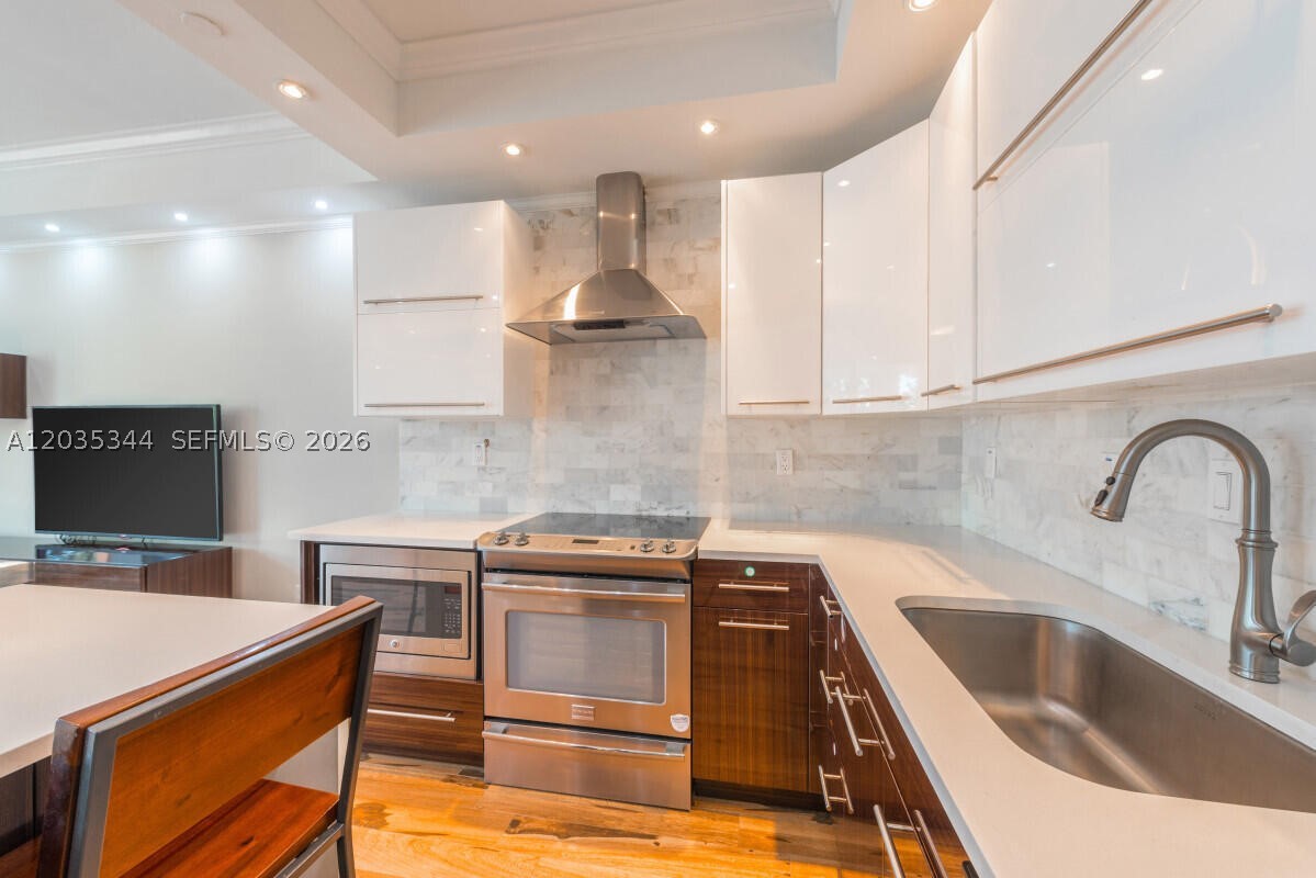400 S Pointe Dr #307, Miami Beach FL 33139