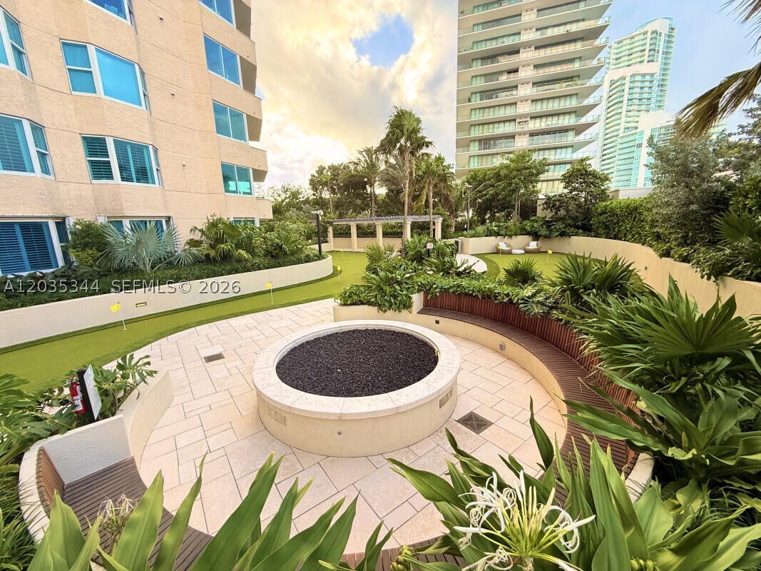 400 S Pointe Dr #307, Miami Beach FL 33139