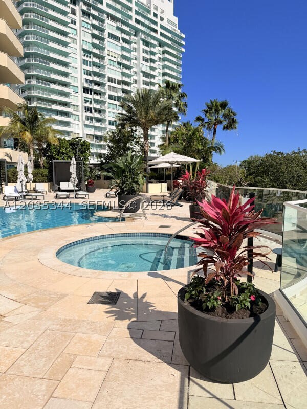 400 S Pointe Dr #307, Miami Beach FL 33139