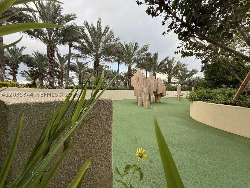400 S Pointe Dr #307, Miami Beach FL 33139