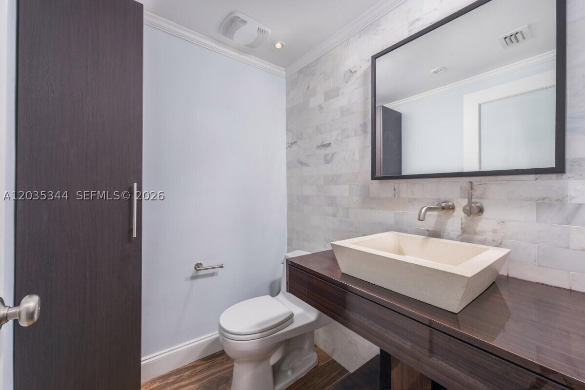 400 S Pointe Dr #307, Miami Beach FL 33139