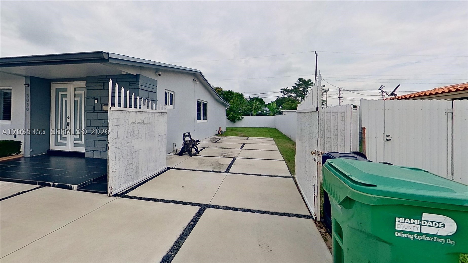 3030 SW 96th Ave, Miami FL 33165