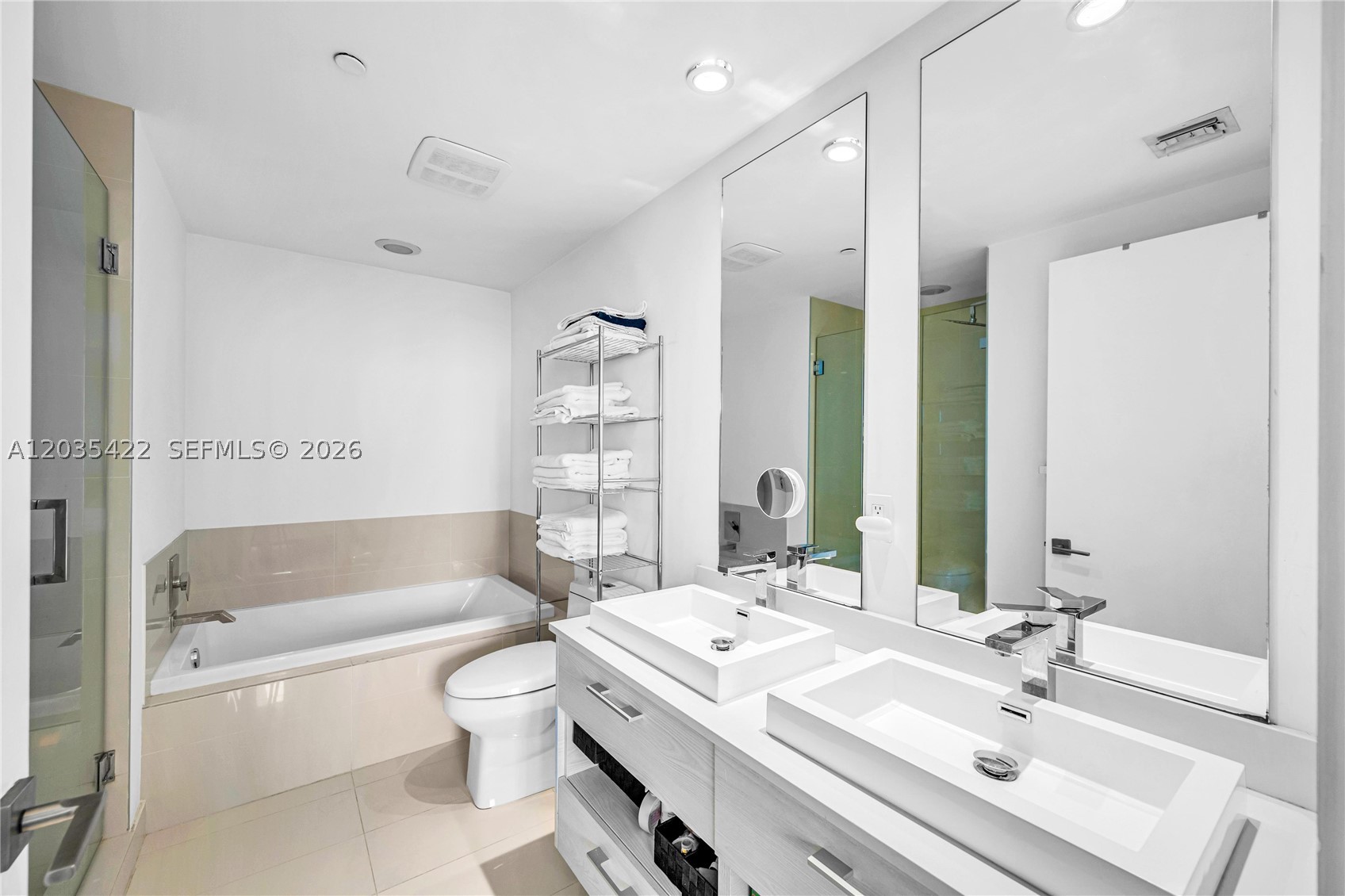 45 SW 9th St #2103, Miami FL 33130