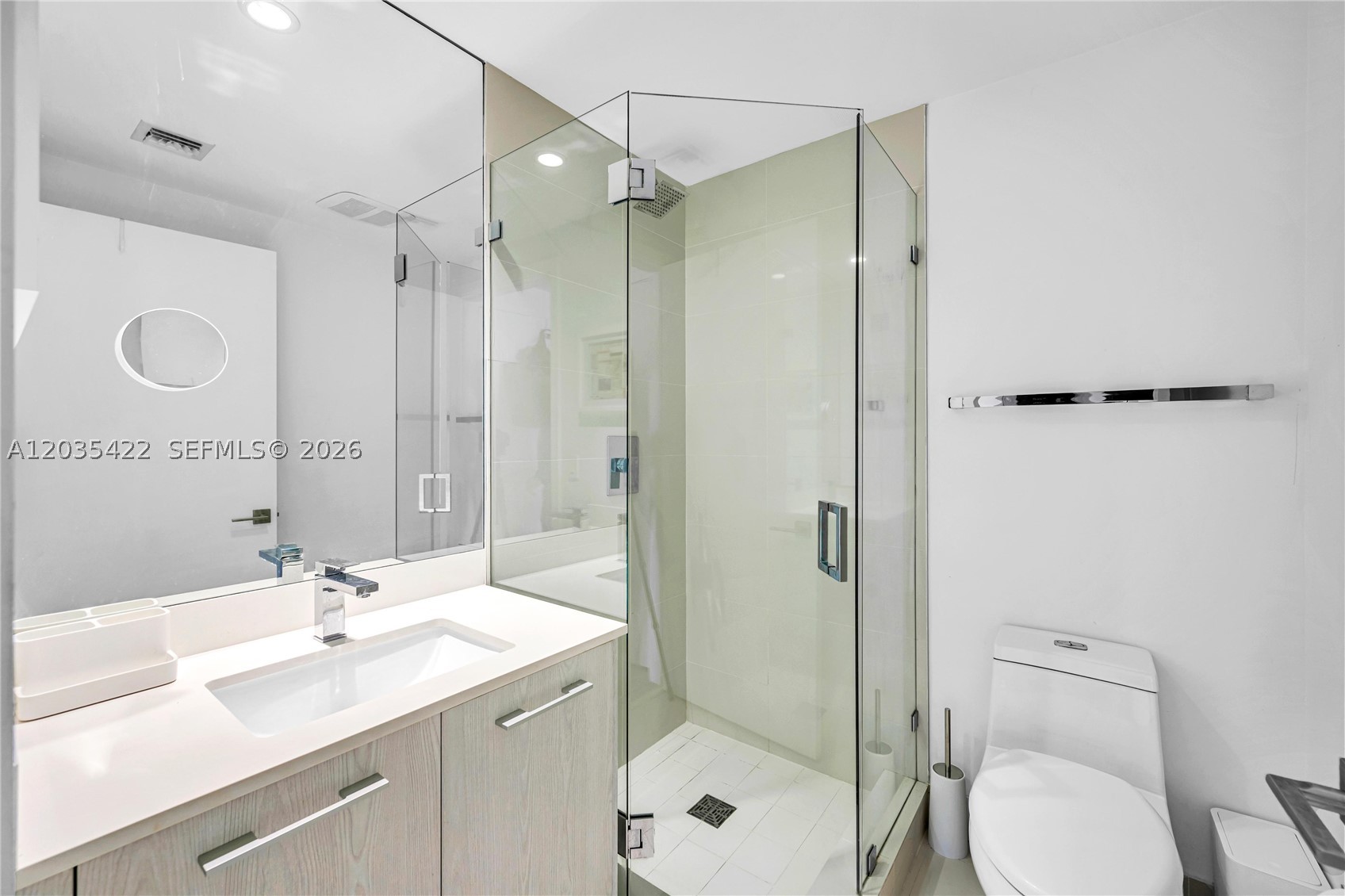45 SW 9th St #2103, Miami FL 33130