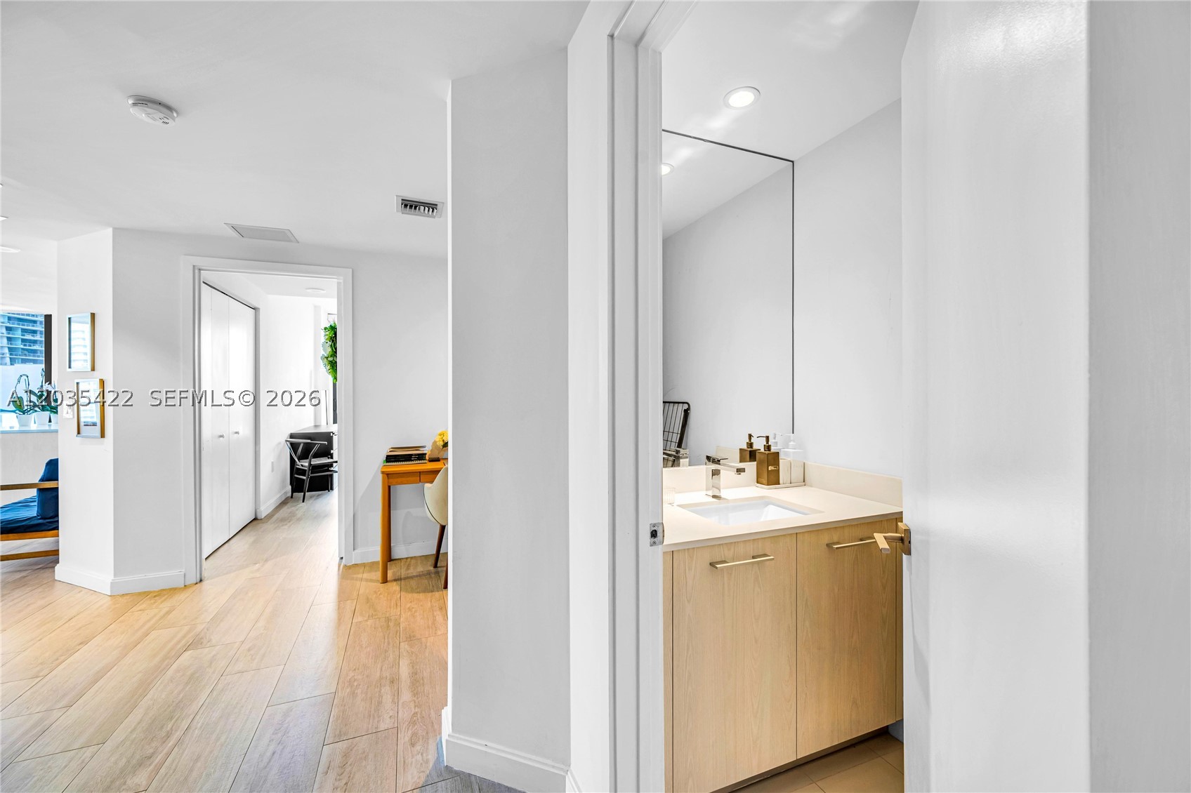 45 SW 9th St #2103, Miami FL 33130