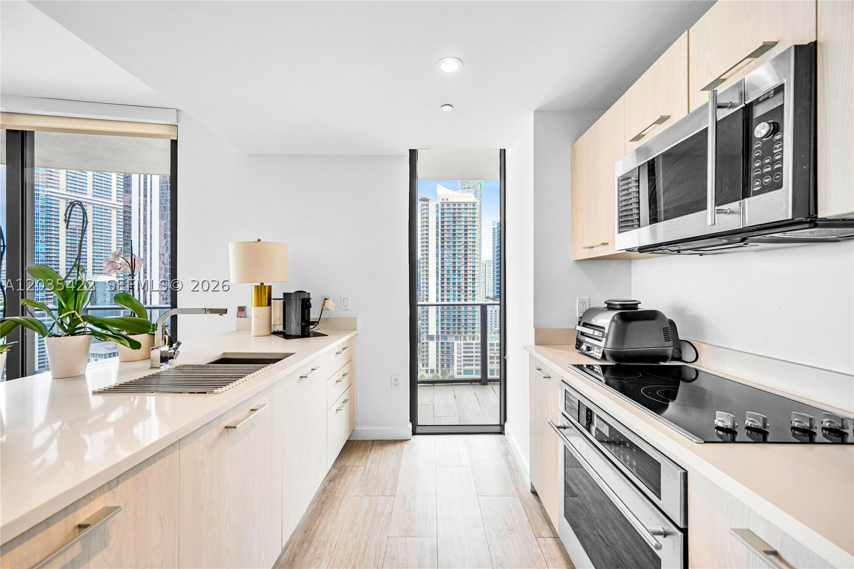 45 SW 9th St #2103, Miami FL 33130