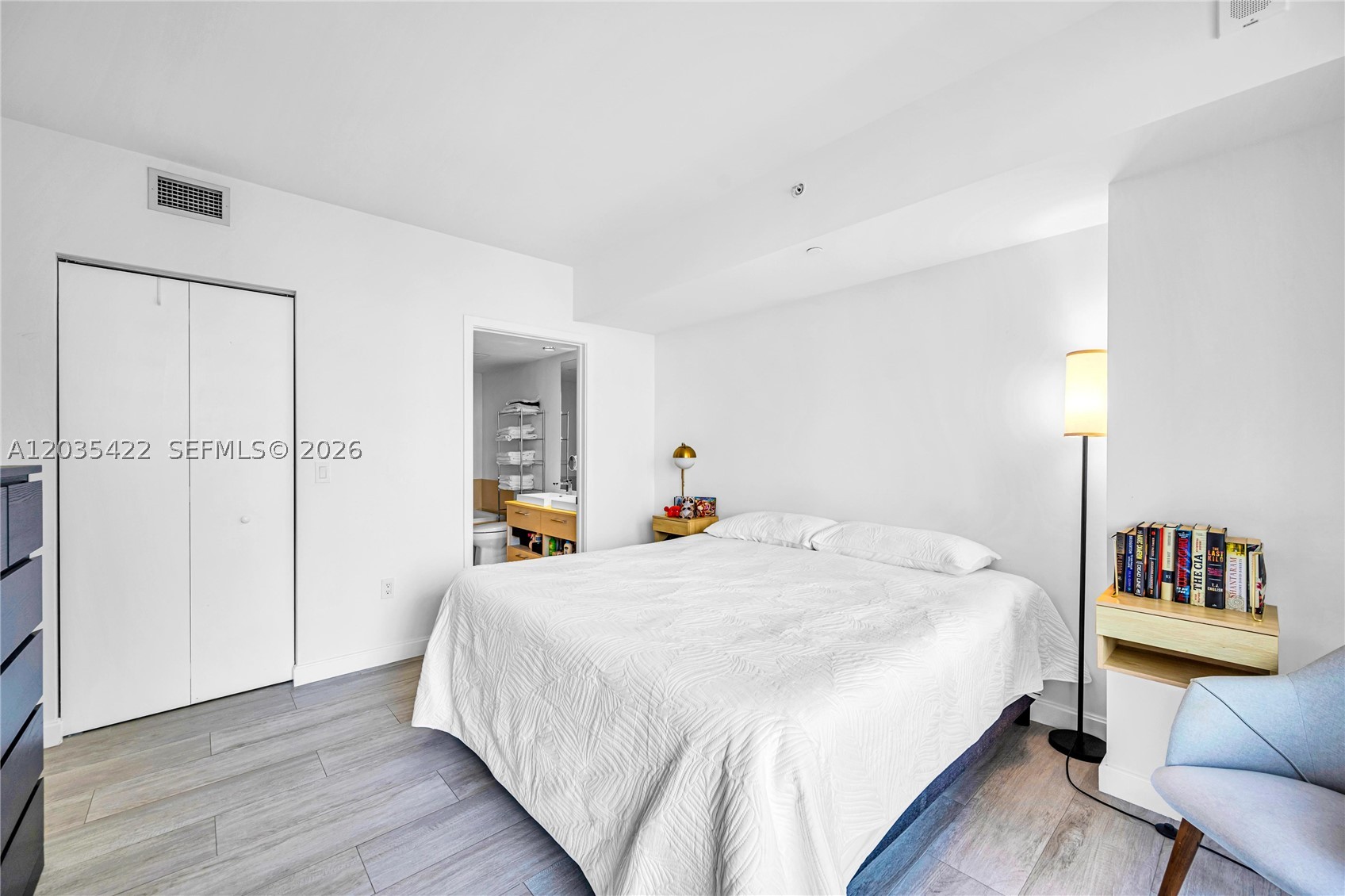45 SW 9th St #2103, Miami FL 33130