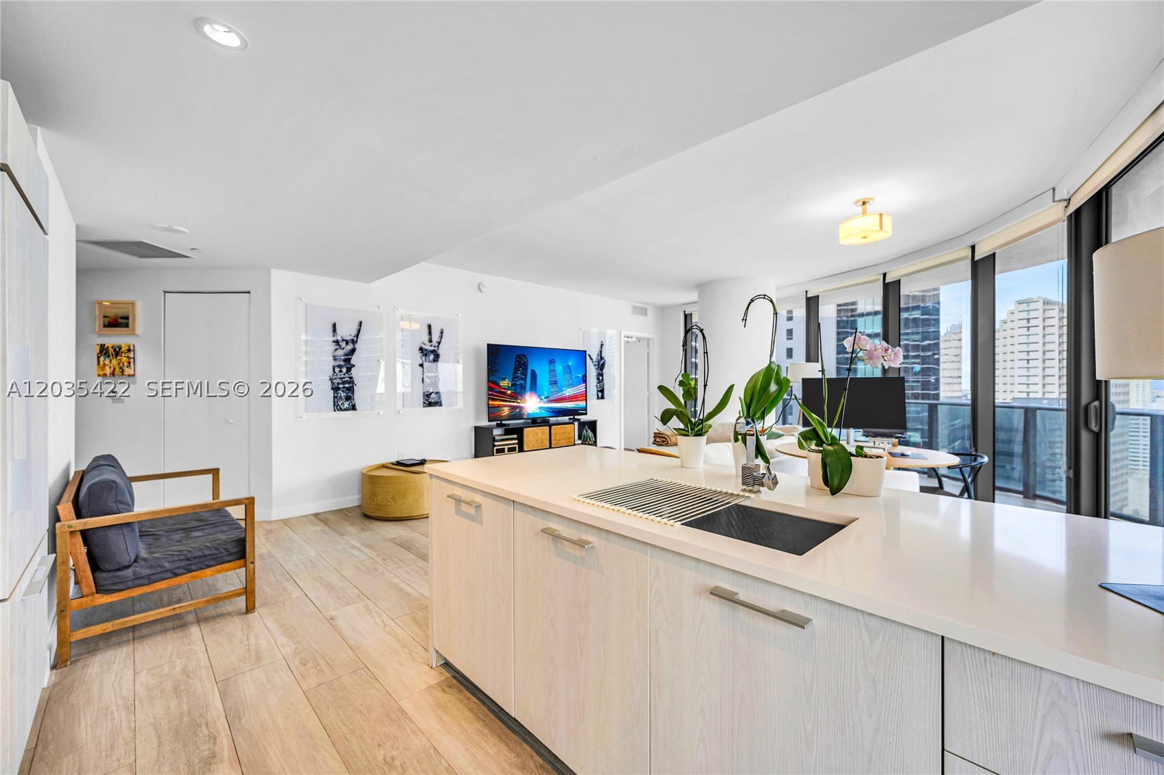 45 SW 9th St #2103, Miami FL 33130