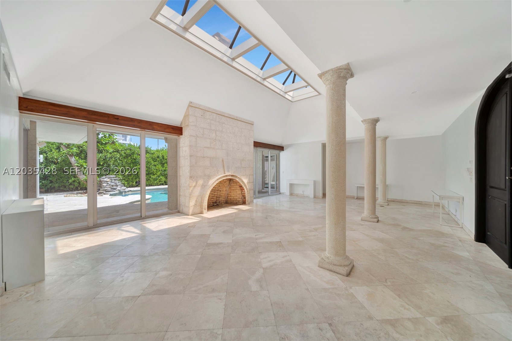 111 S Hibiscus Dr, Miami Beach FL 33139