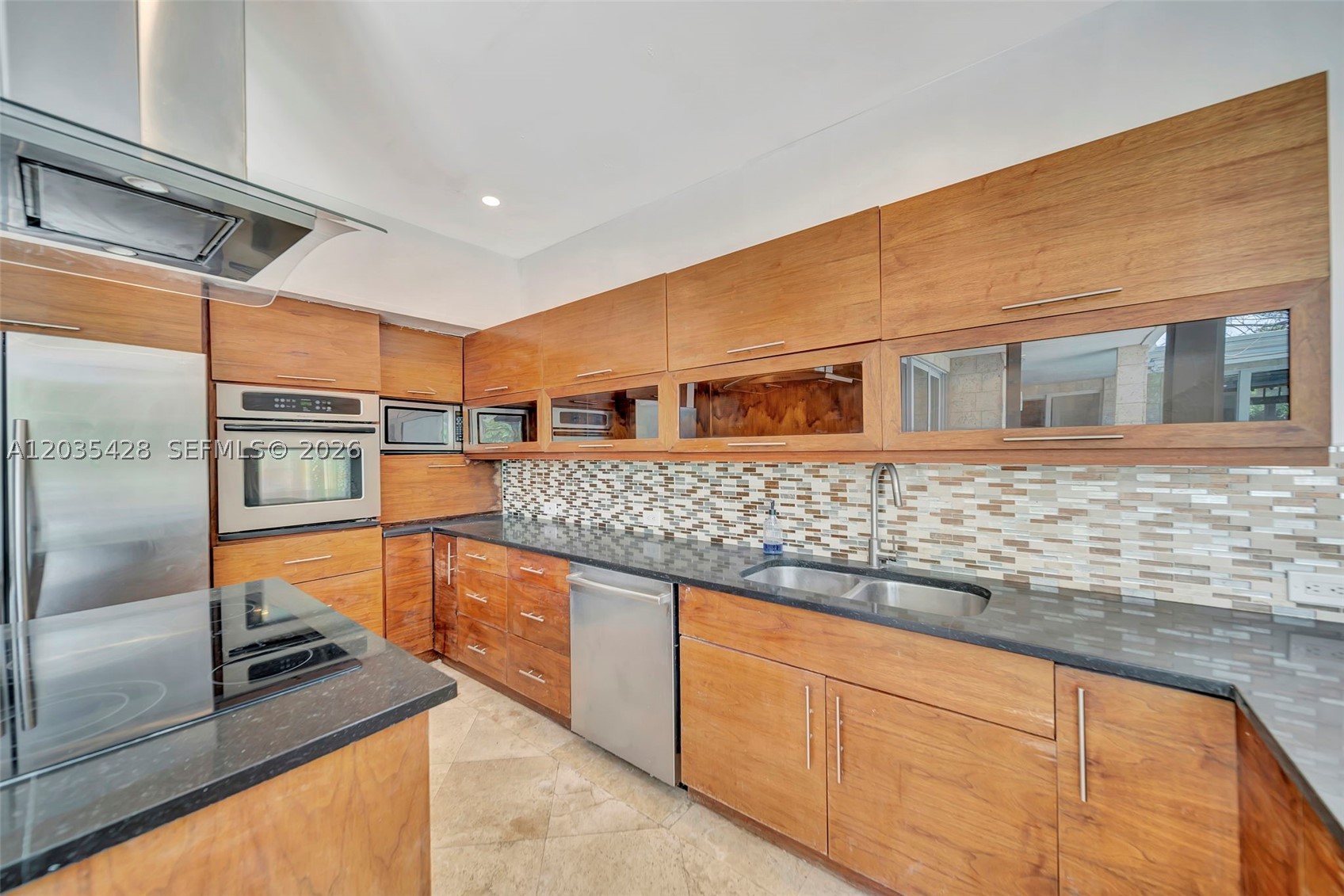 111 S Hibiscus Dr, Miami Beach FL 33139