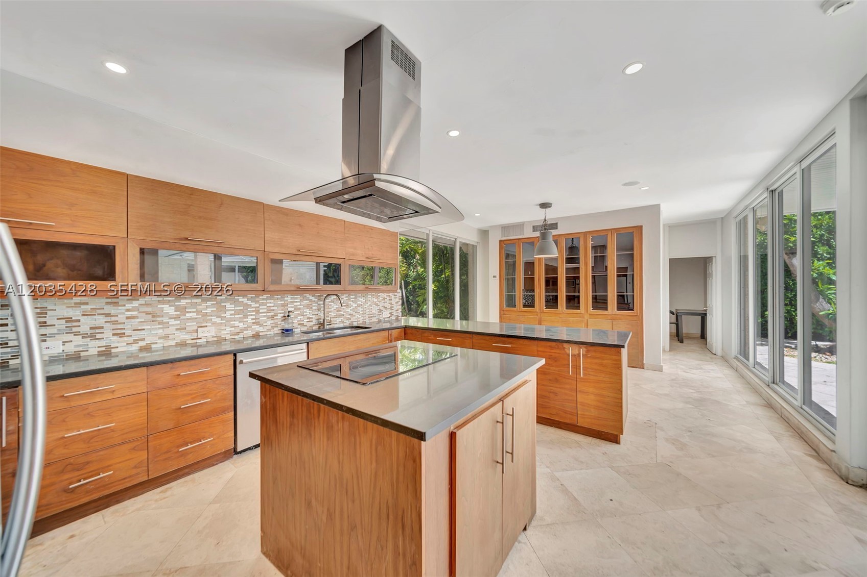 111 S Hibiscus Dr, Miami Beach FL 33139