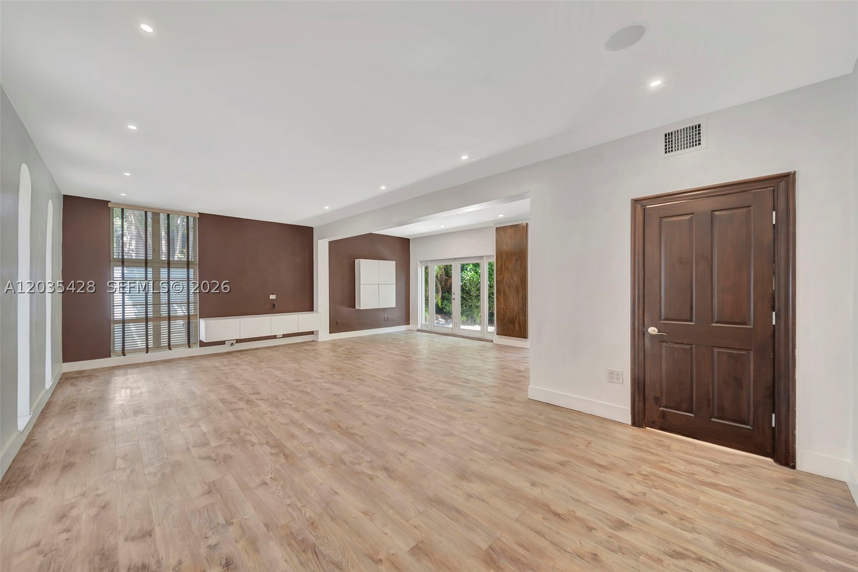 111 S Hibiscus Dr, Miami Beach FL 33139