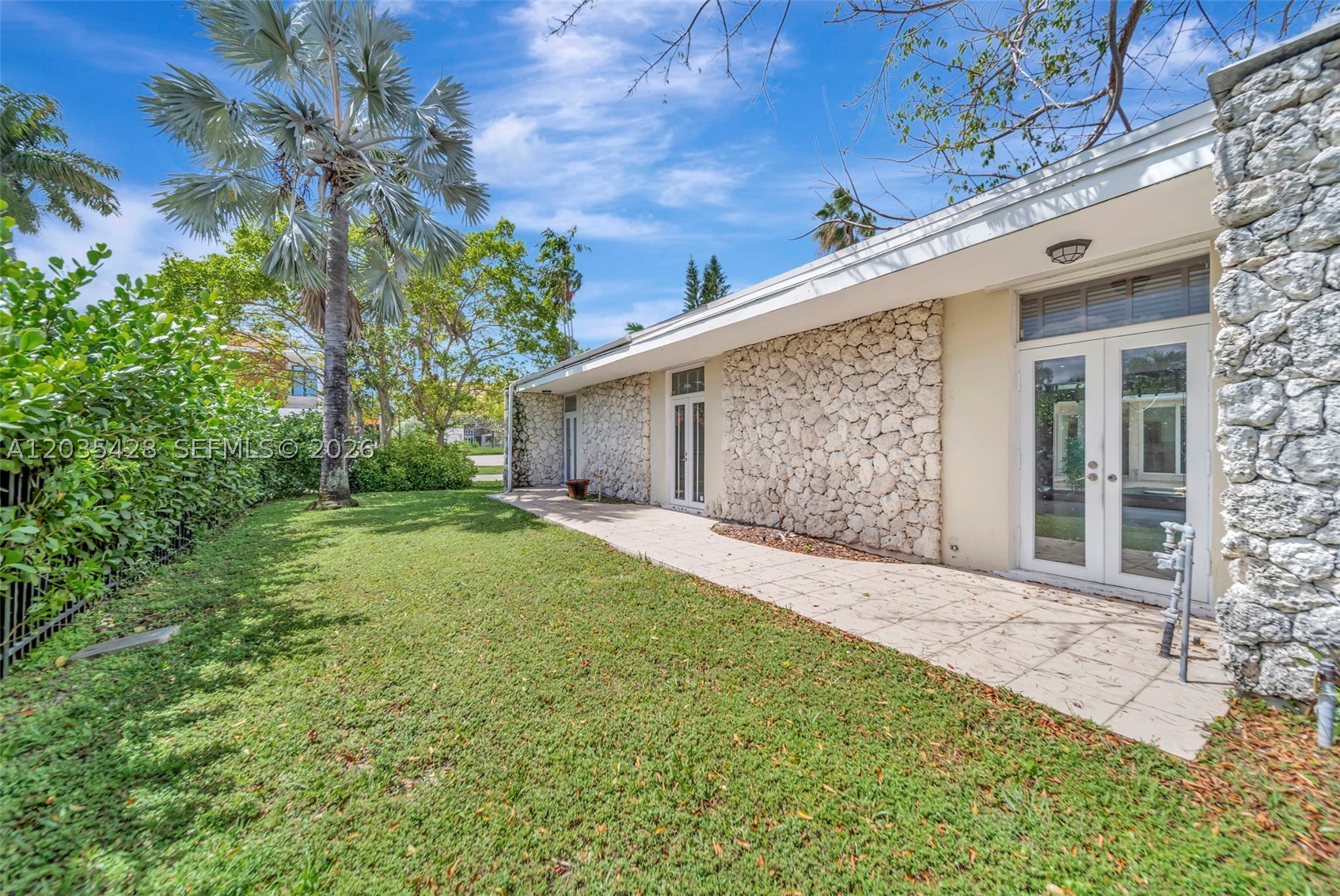 111 S Hibiscus Dr, Miami Beach FL 33139