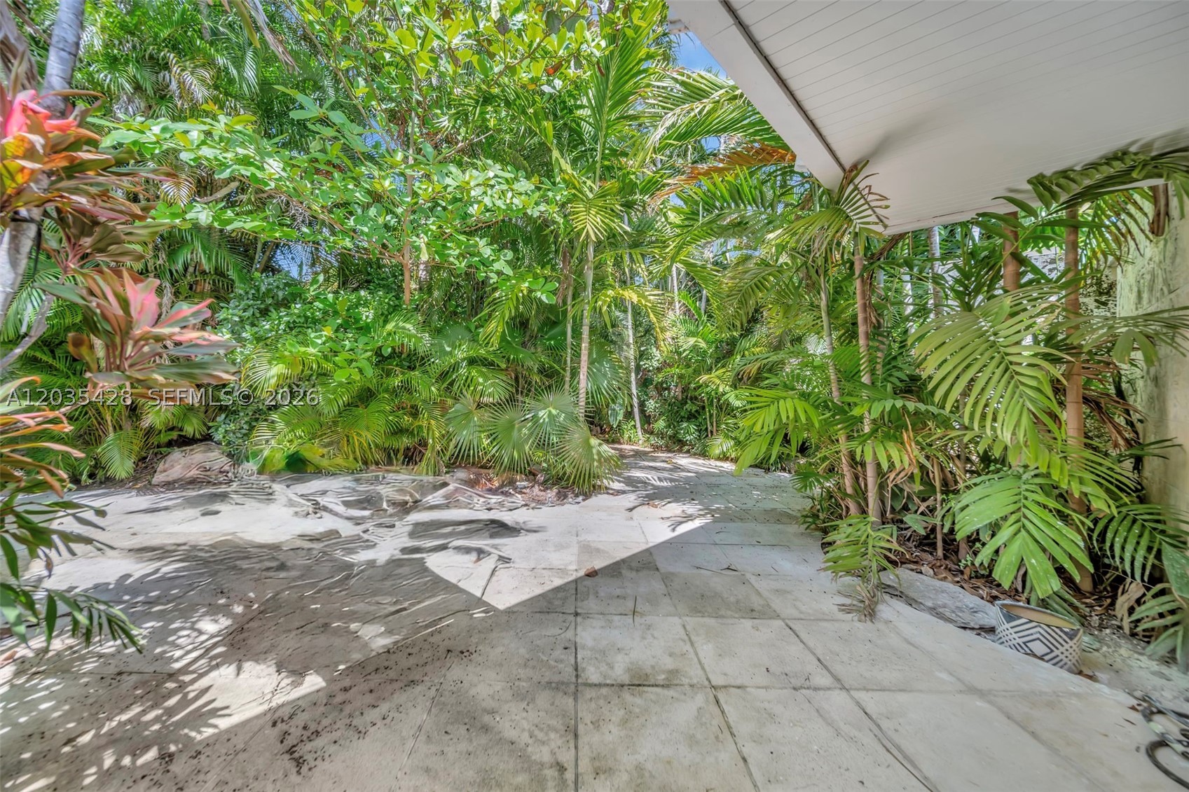 111 S Hibiscus Dr, Miami Beach FL 33139