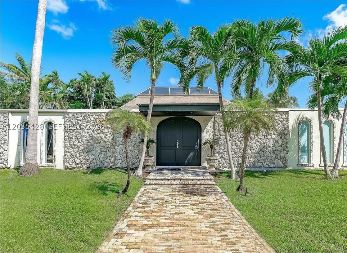 111 S Hibiscus Dr, Miami Beach FL 33139