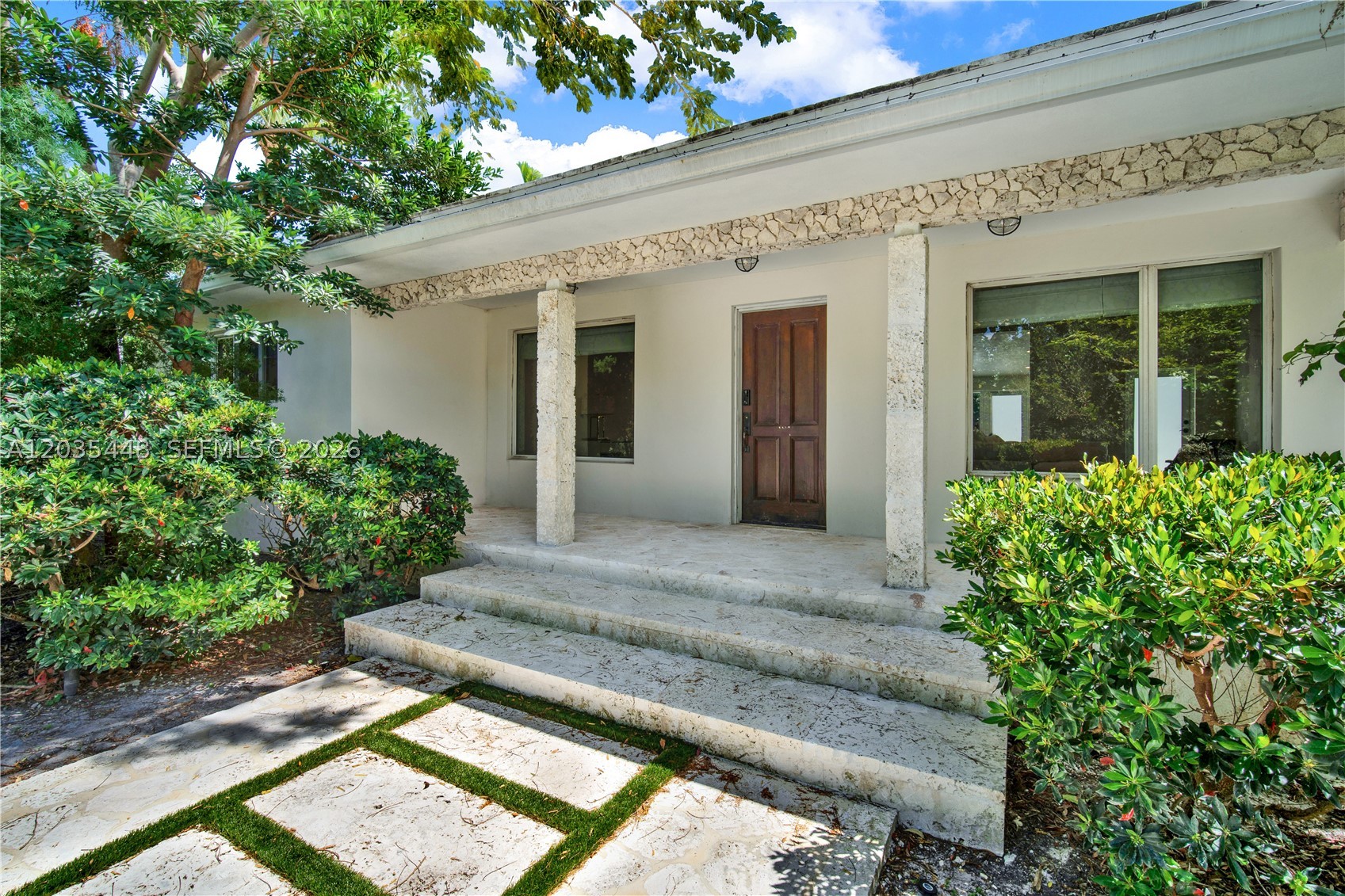 520 Bay Point Rd, Miami FL 33137