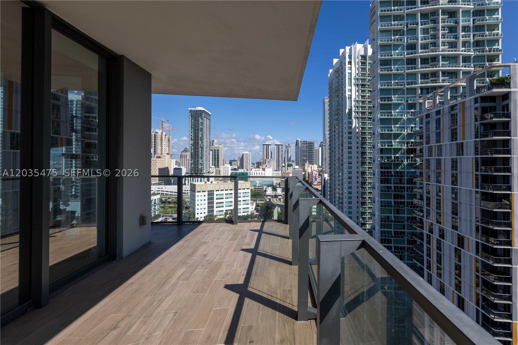 68 SE 6th St #1611, Miami FL 33131