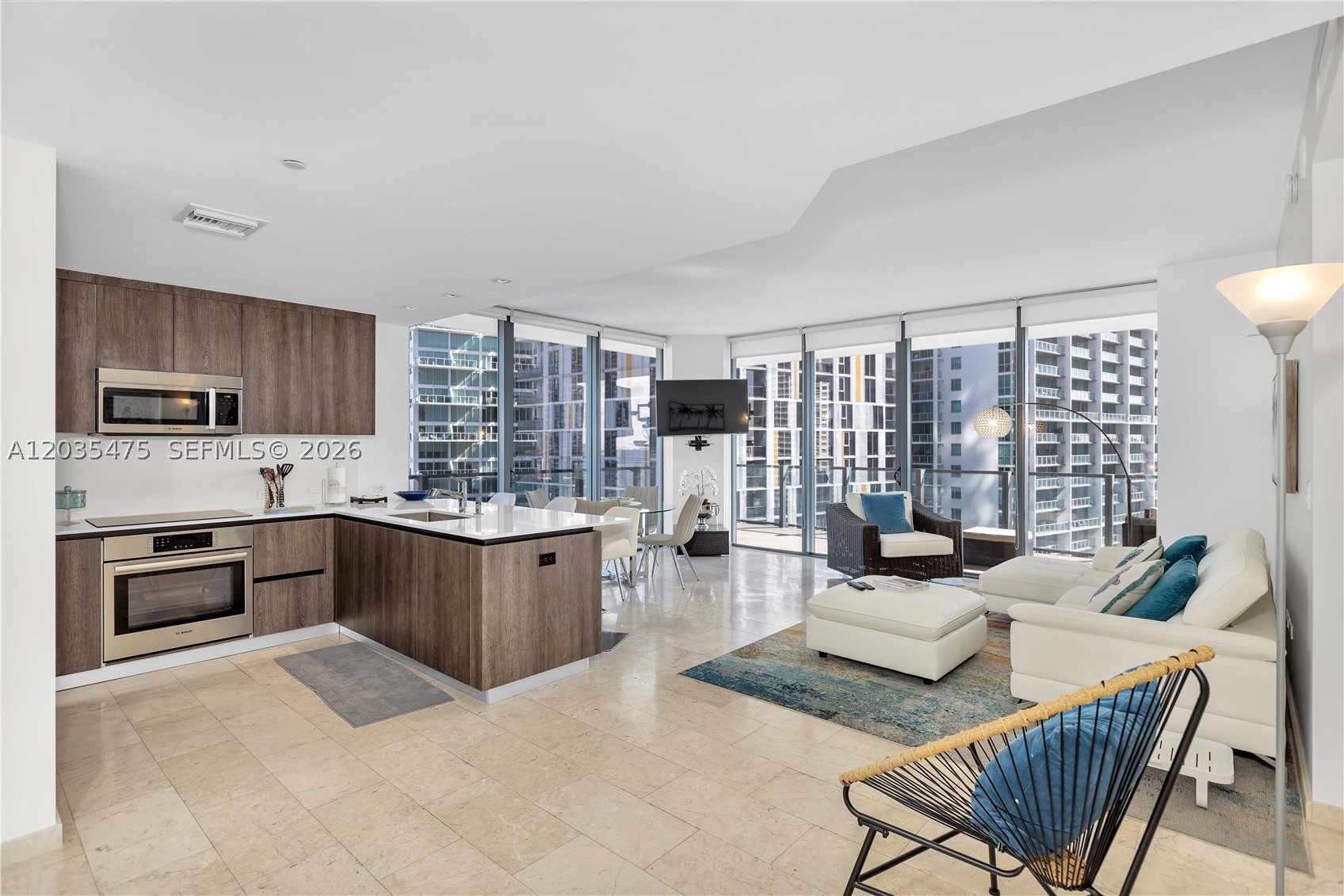 68 SE 6th St #1611, Miami FL 33131