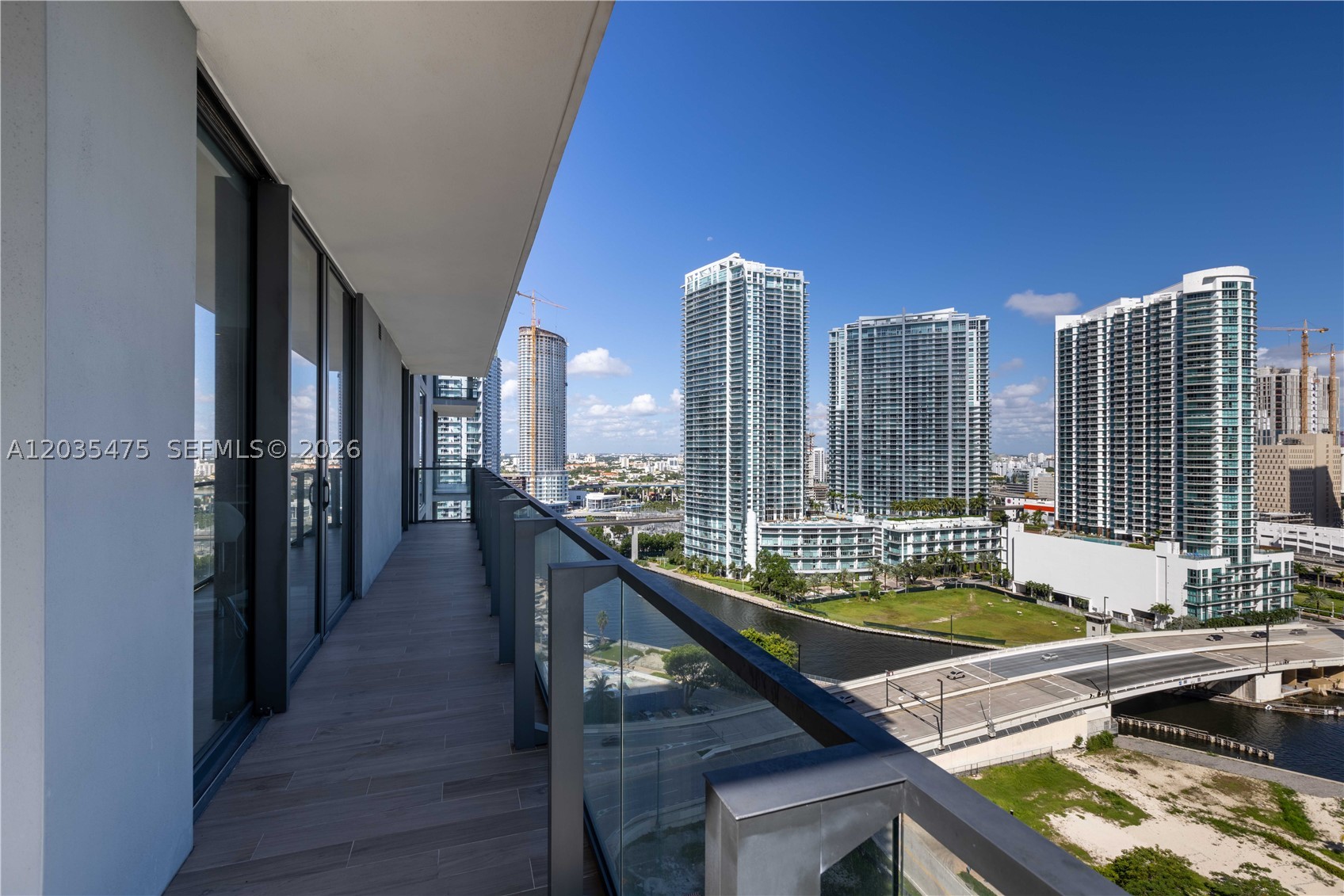 68 SE 6th St #1611, Miami FL 33131