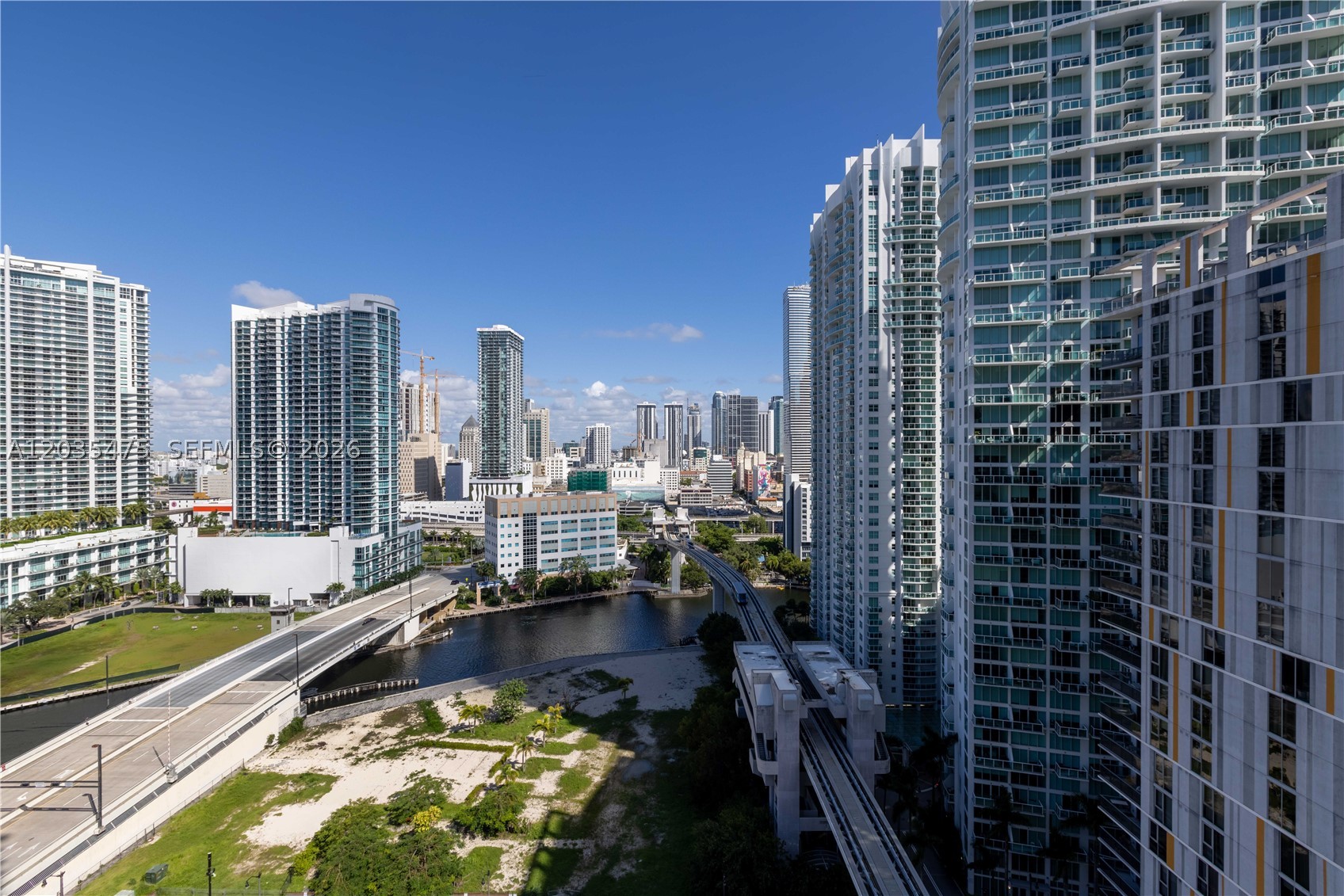 68 SE 6th St #1611, Miami FL 33131