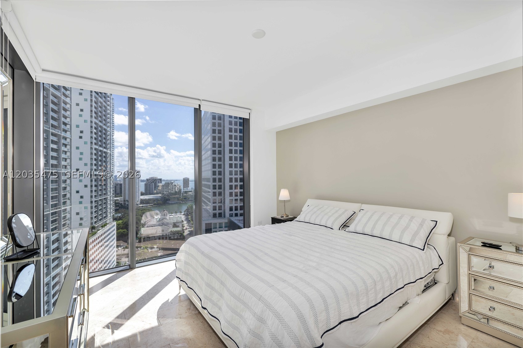 68 SE 6th St #1611, Miami FL 33131