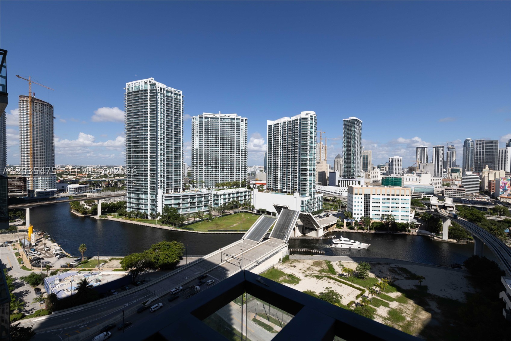 68 SE 6th St #1611, Miami FL 33131