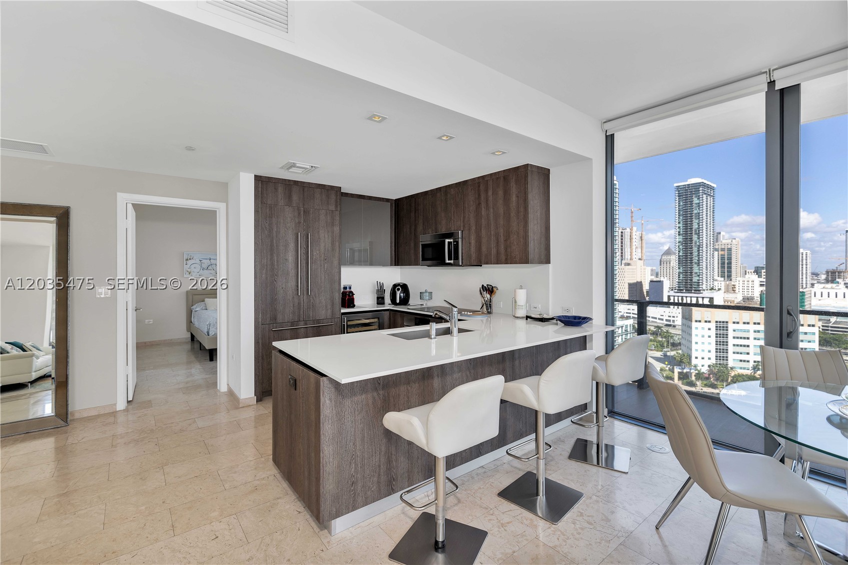68 SE 6th St #1611, Miami FL 33131