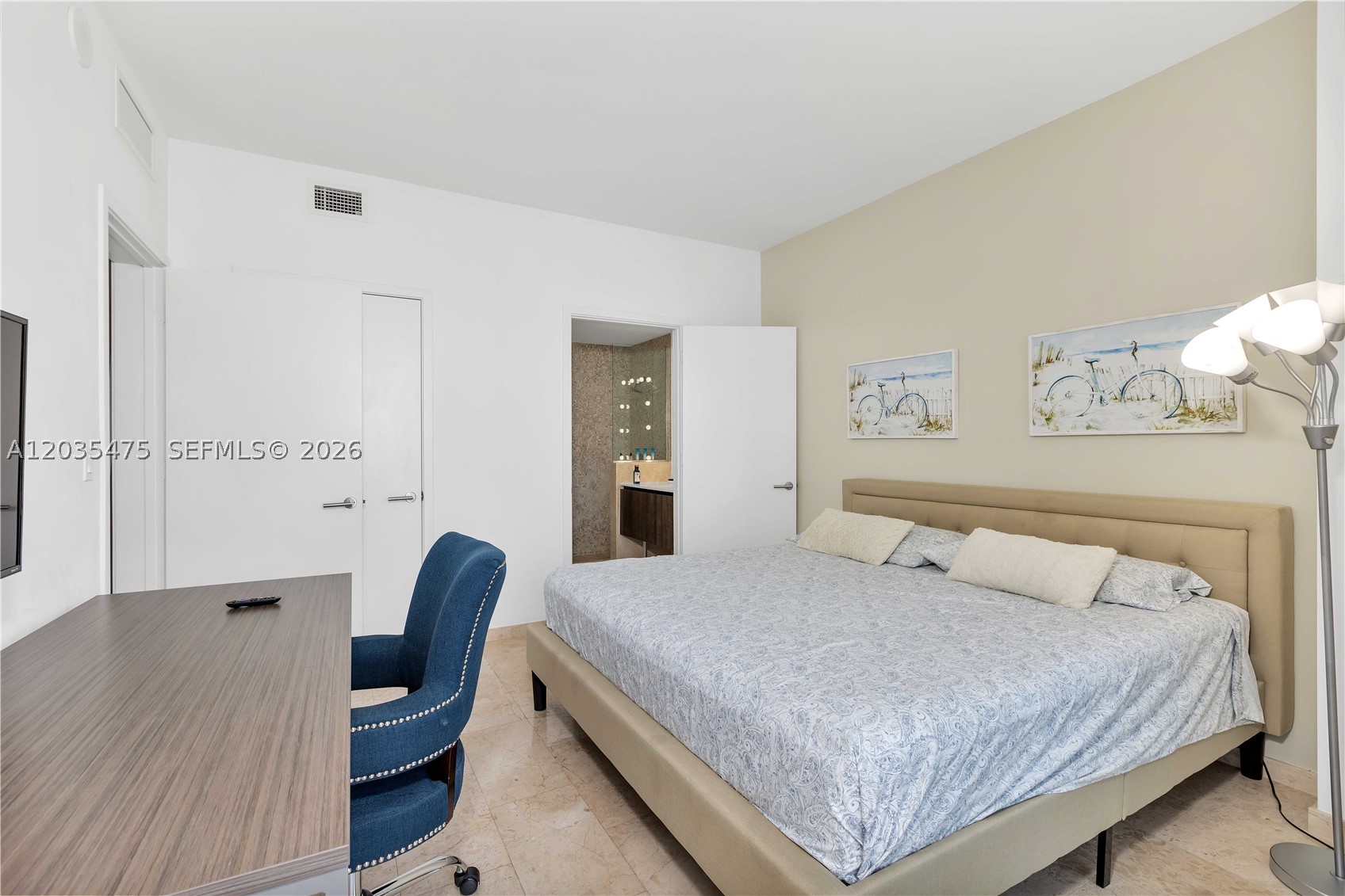 68 SE 6th St #1611, Miami FL 33131