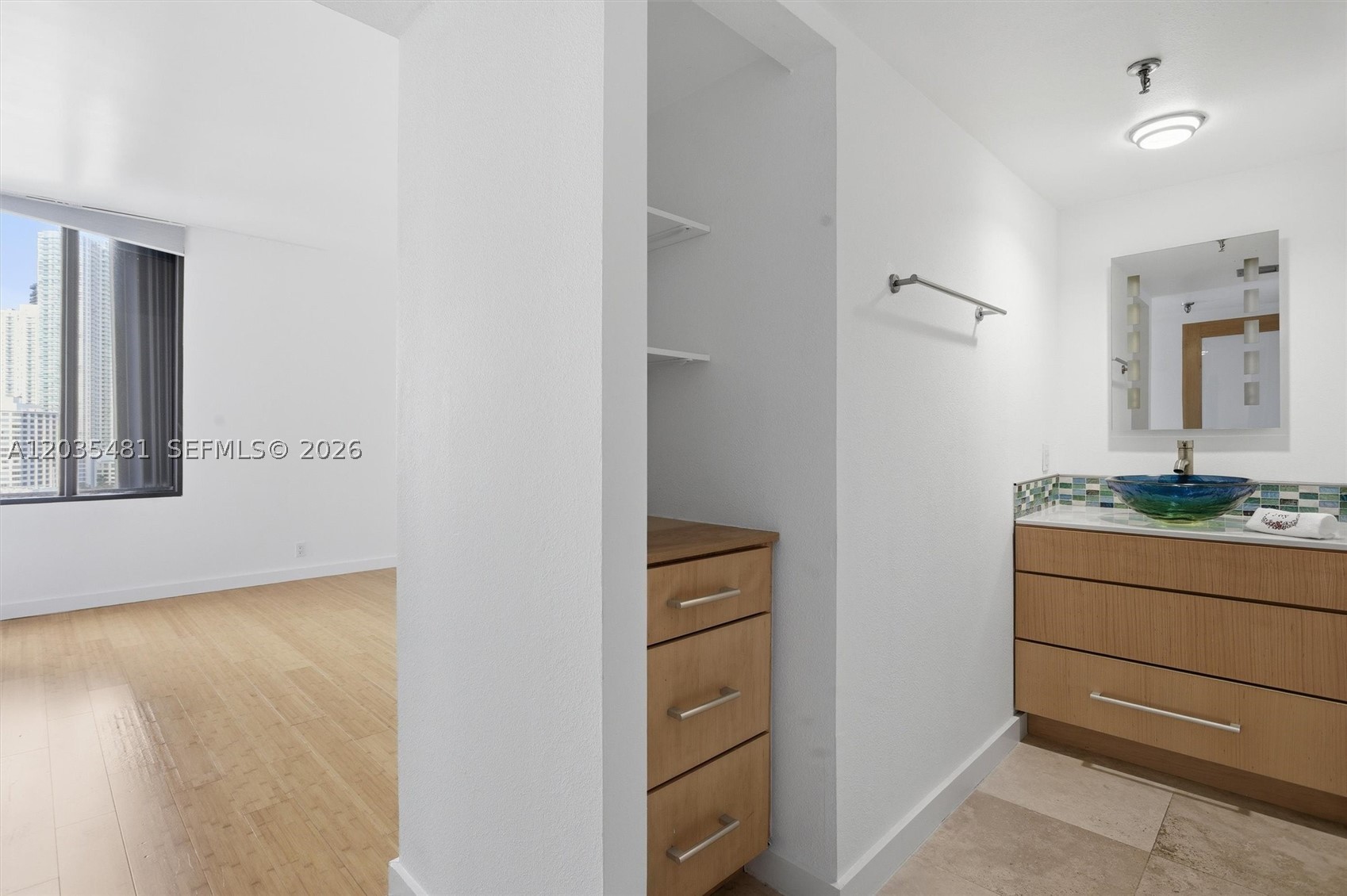 520 SE Brickell Key Dr #A1615, Miami FL 33131
