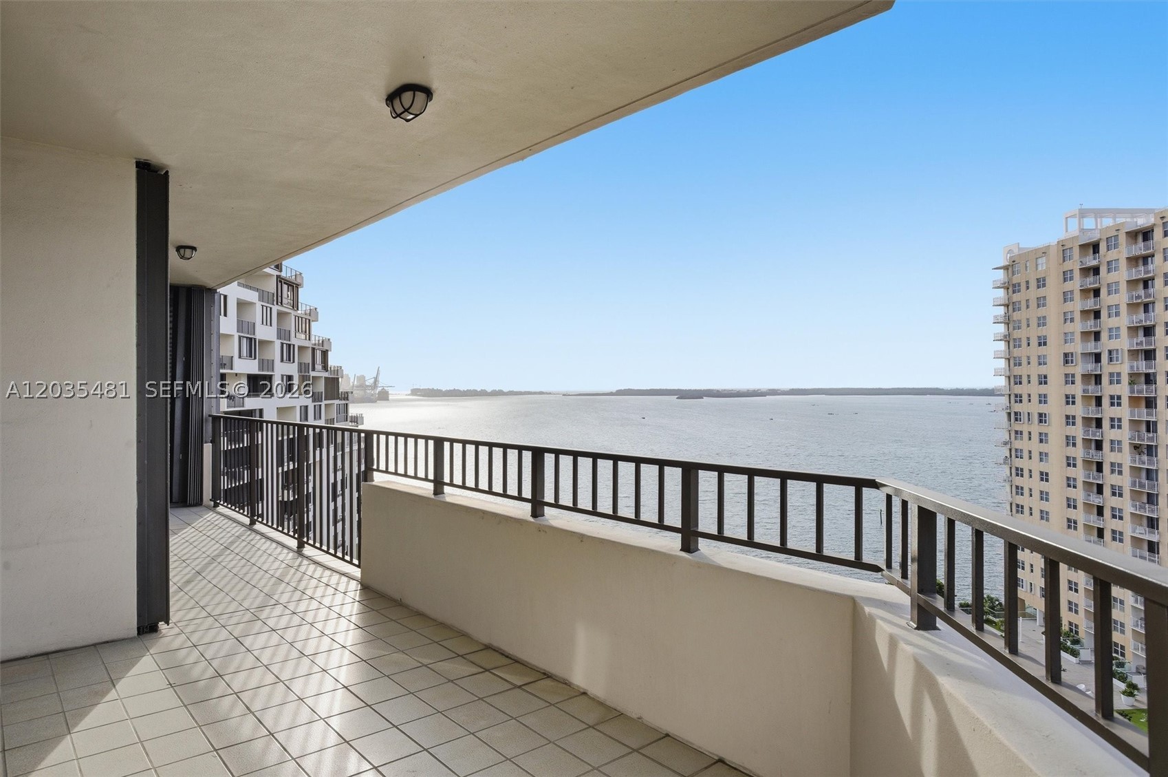 520 SE Brickell Key Dr #A1615, Miami FL 33131